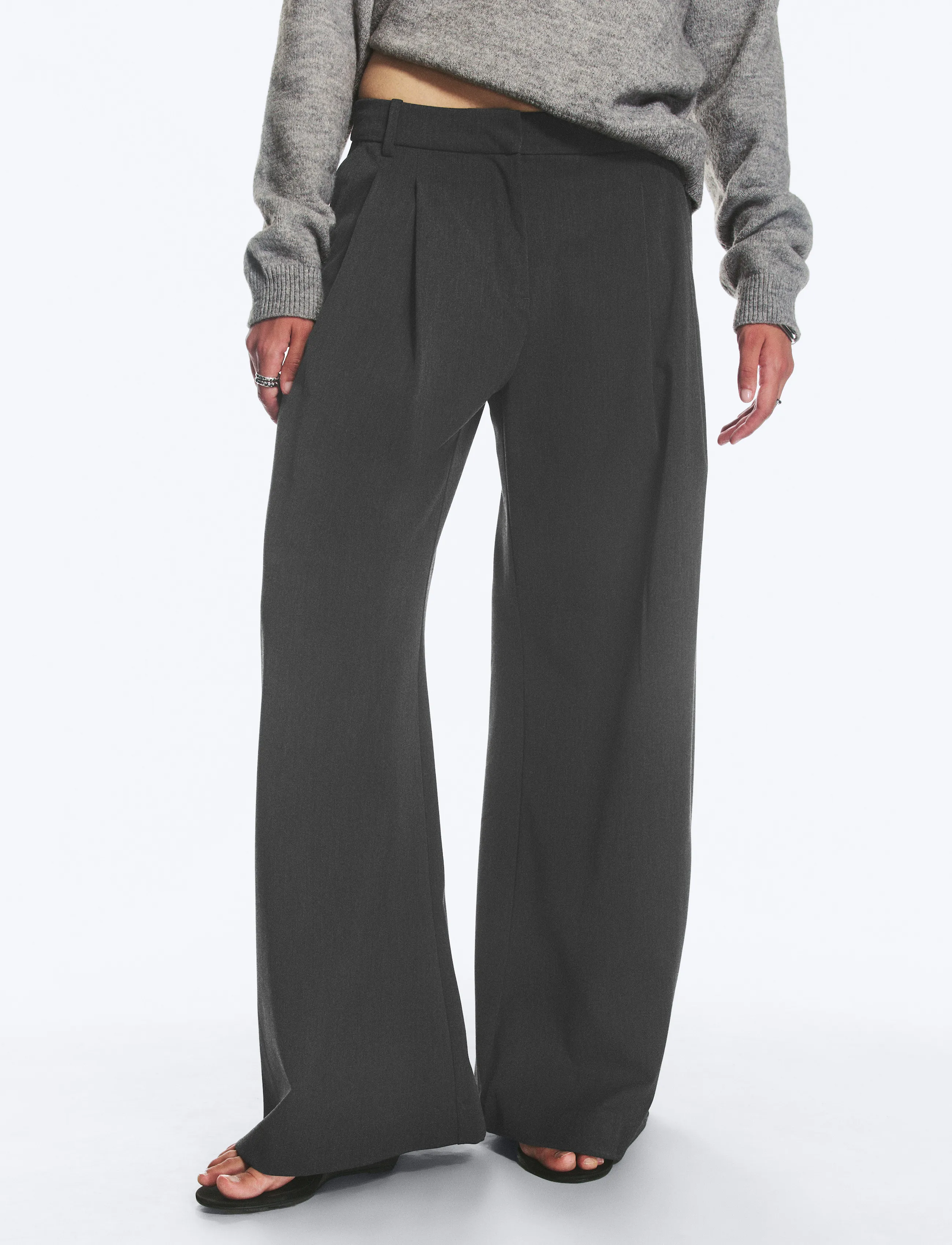 Weekday - Yuka Pleated Suiting Trousers - tailored trousers - dark grey - 3