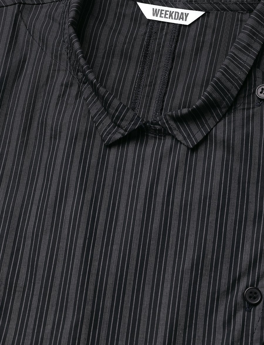 Weekday - Asymmetric buttoned top - kortärmade skjortor - black stripe - 2