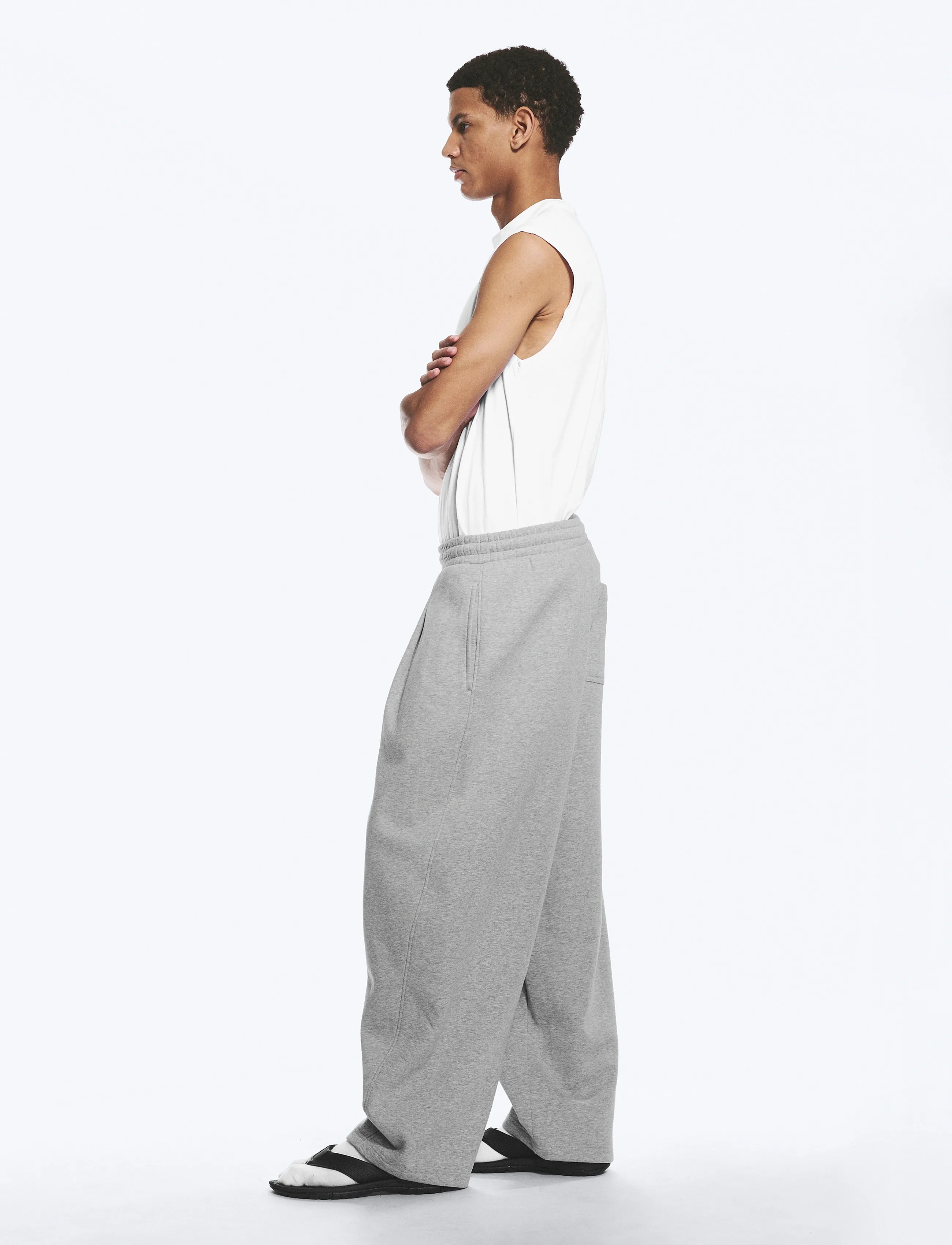 Weekday - Loose Pleated Sweatpants - osta olukorra järgi - grey melange - 3