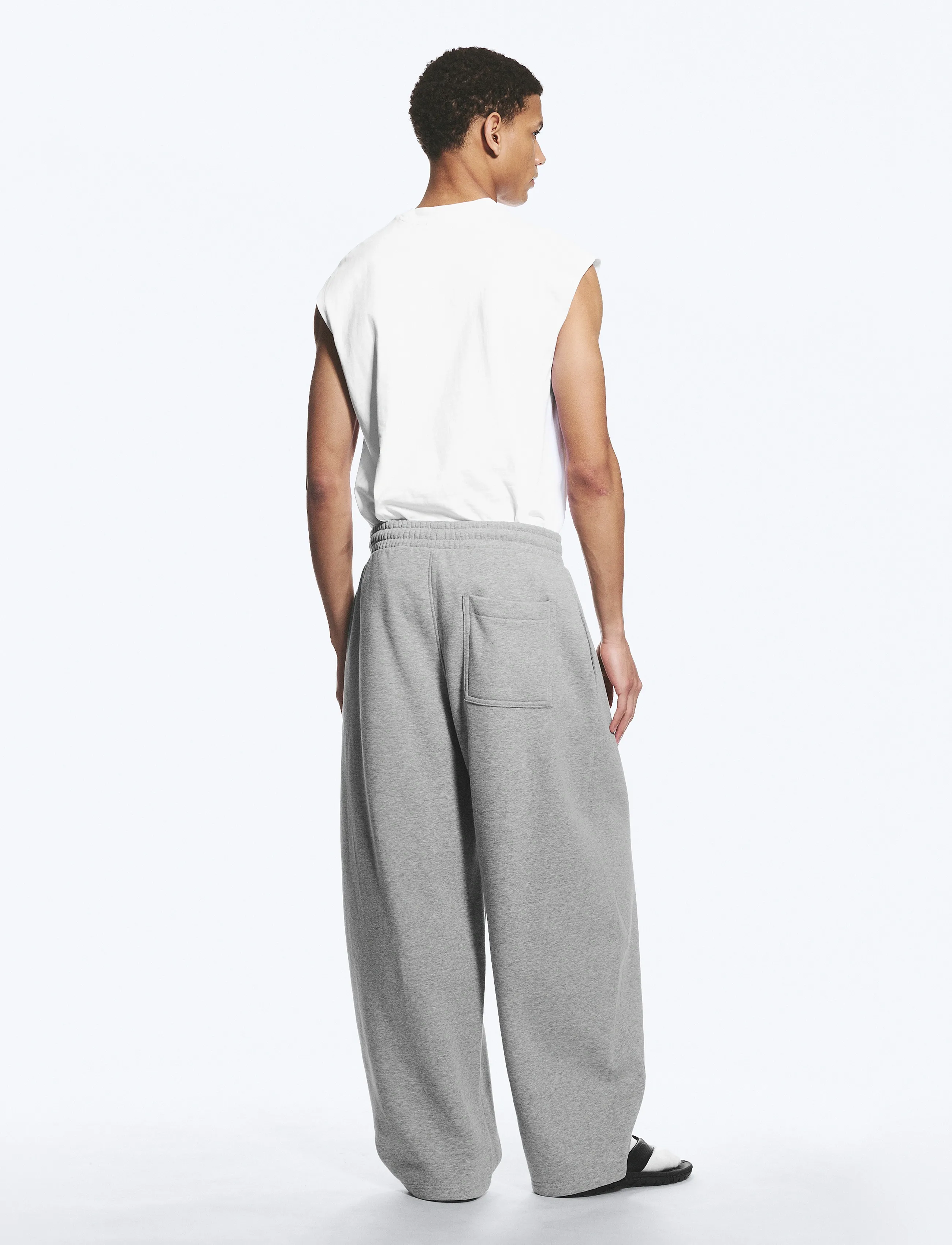 Weekday - Loose Pleated Sweatpants - osta olukorra järgi - grey melange - 4