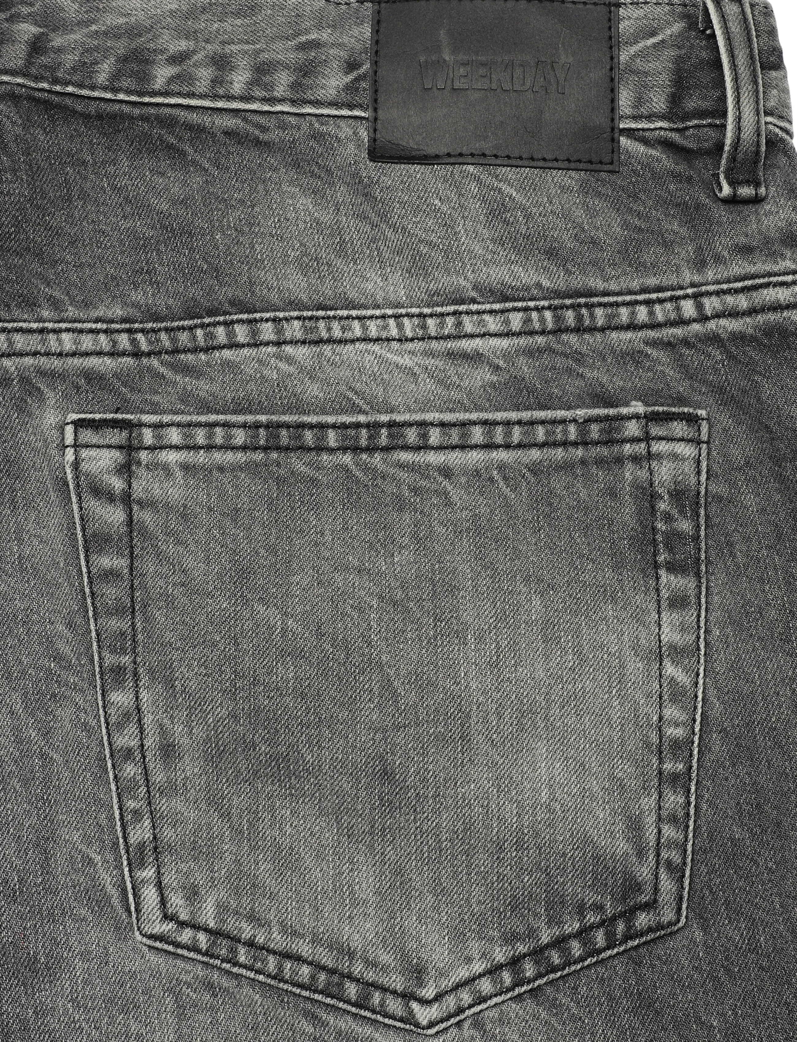 Weekday - Space Mid Rise Relaxed Straight Jeans - klassikalised teksad - alien black - 4