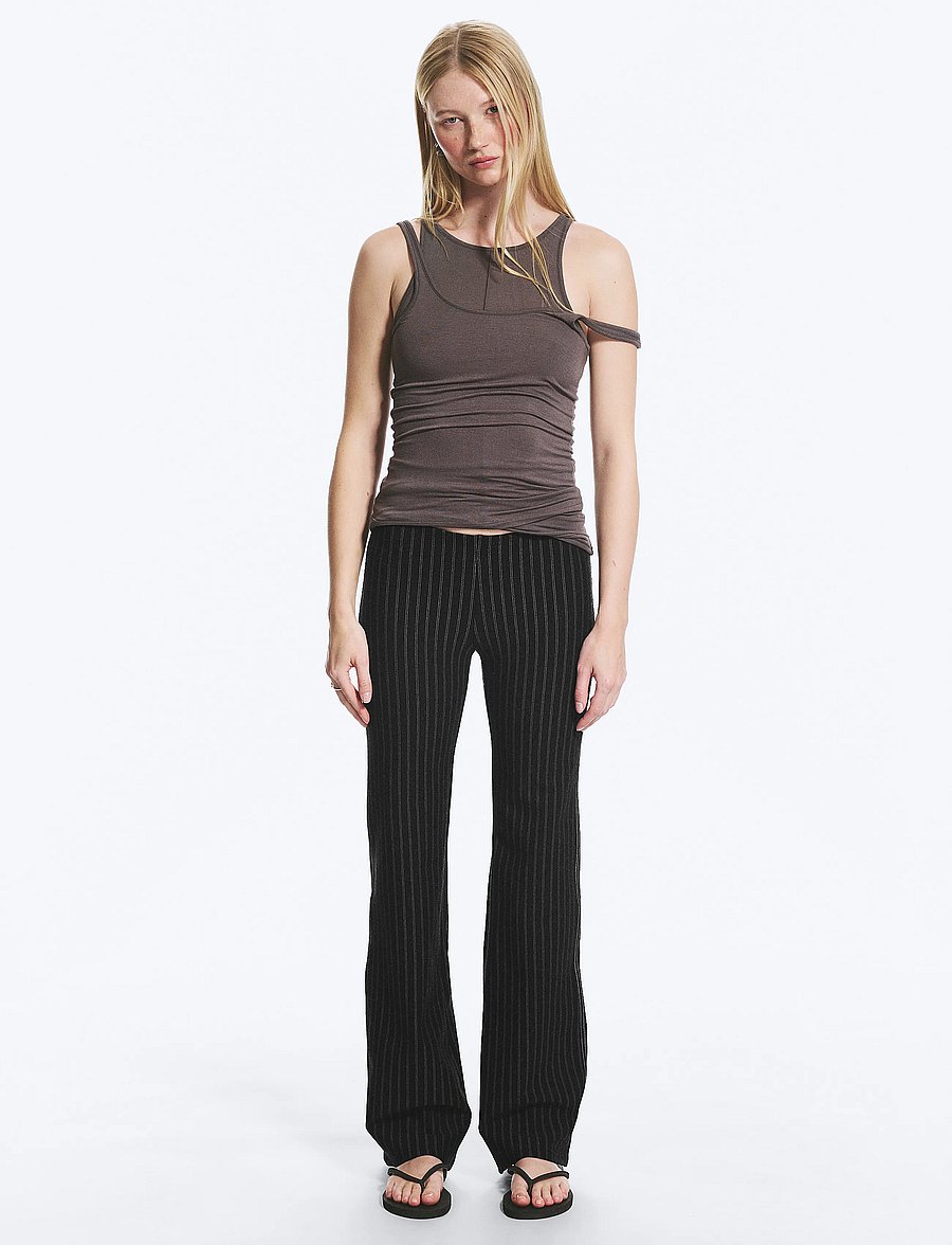 Weekday - Suiting Trousers - utsvängda byxor - dark grey pinstripe - 0