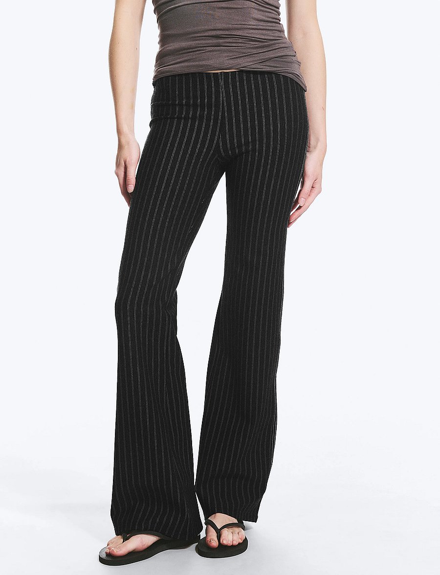 Weekday - Suiting Trousers - utsvängda byxor - dark grey pinstripe - 3
