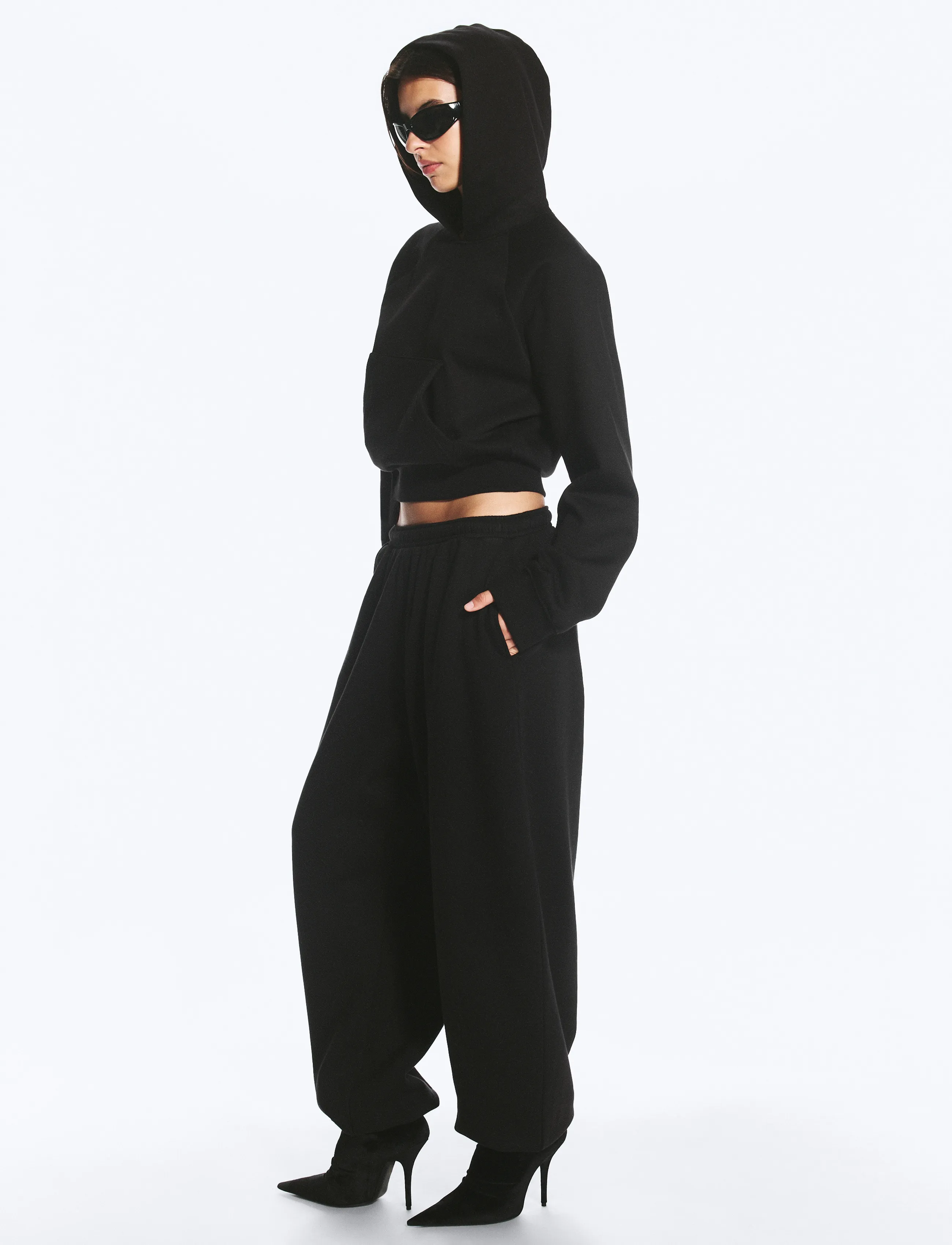 Weekday - Lotte Standard Sweatpants - mode trends - black - 4