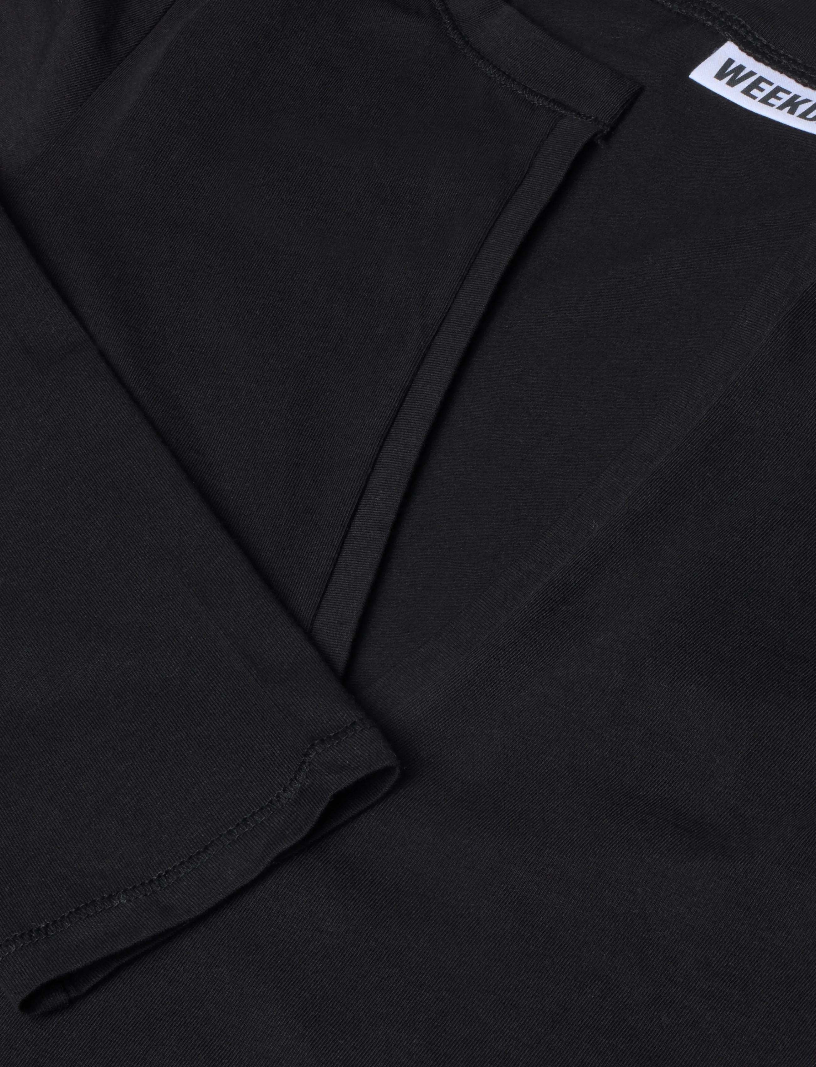 Weekday - Nessa V neck with 3/4 sleeve - langärmlige tops - black - 2