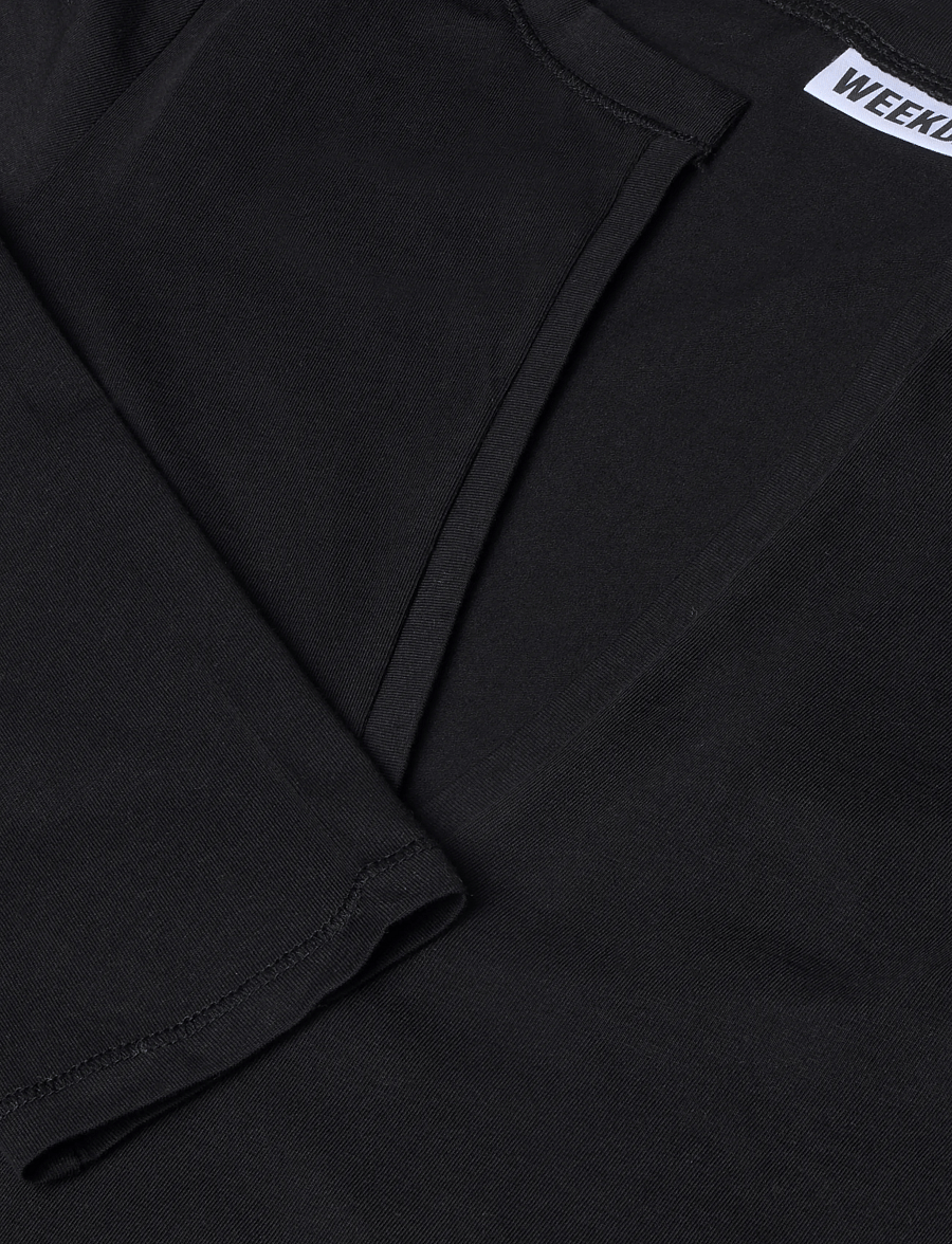 Weekday - Nessa V neck with 3/4 sleeve - langärmlige tops - black - 2