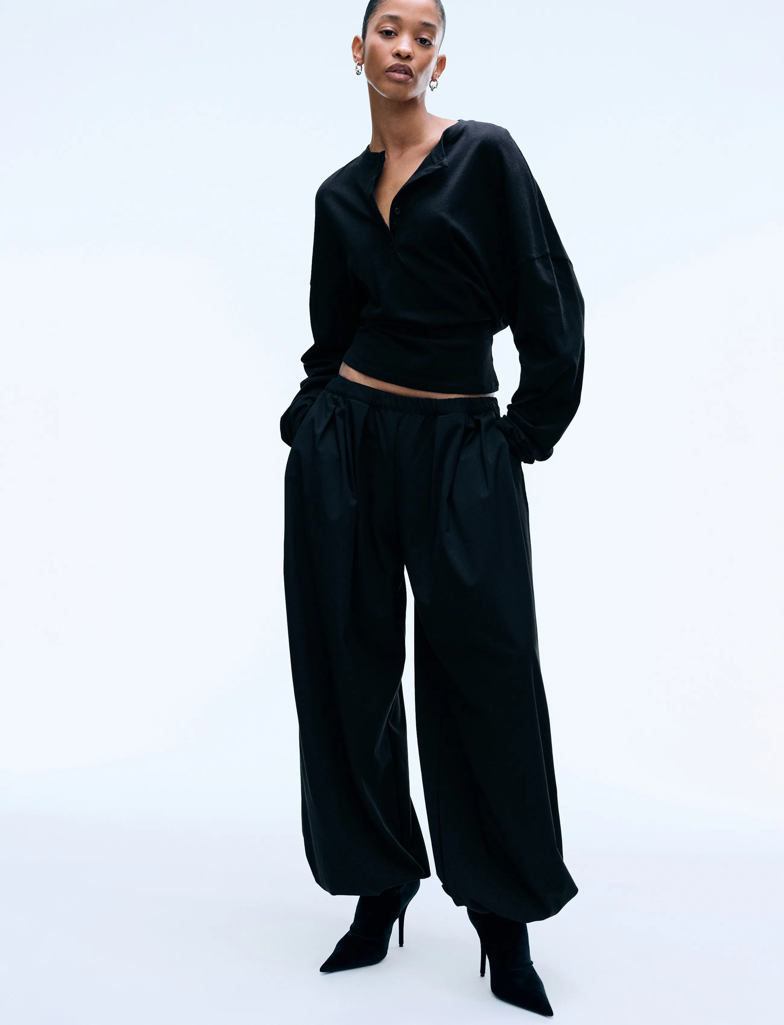 Weekday - Suiting Balloon Trousers - barrel trousers - black - 3