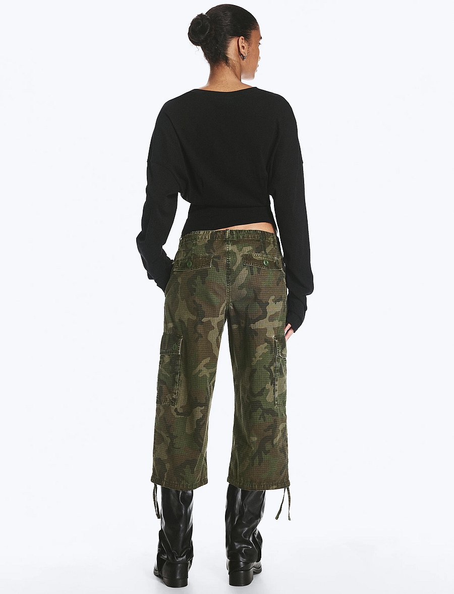 Weekday - Low-Rise Cropped Cargo Trousers - cargobukser - camo print - 5