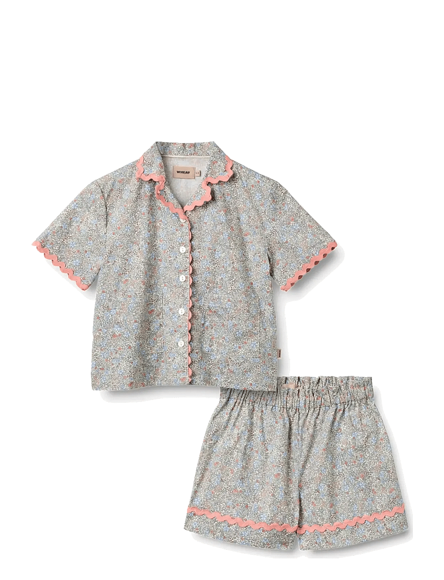 Wheat - Set Shirt S/S & Shorts Vilma - sæt med kortærmet t-shirt - air blue flowers - 0