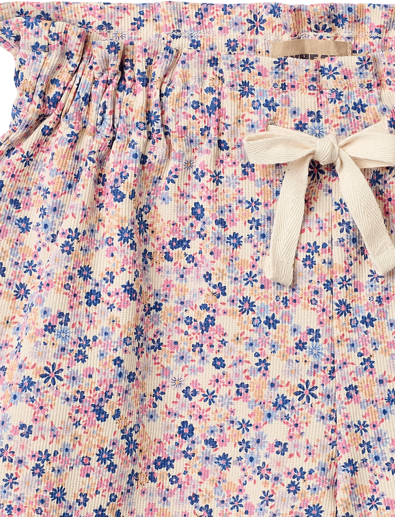 Wheat - Shorts Ina - lühikesed vabaajapüksid - pink blue flowers - 2