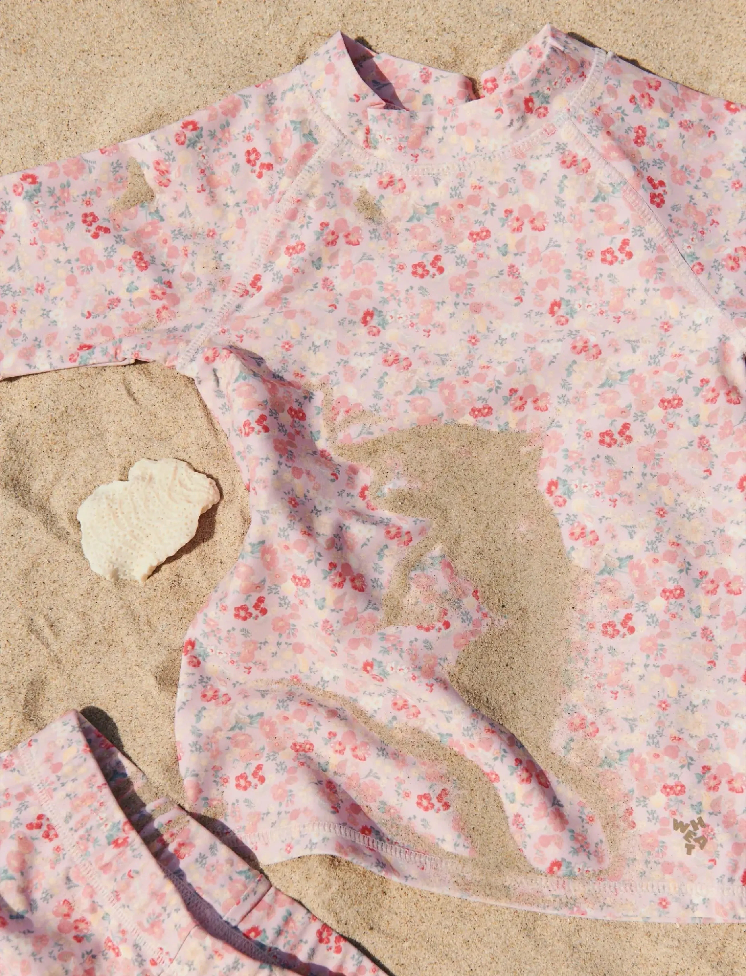 Wheat - Swim T-shirt S/S Jackie - ujumisriiete ülaosad - powder flowers and seashells - 3
