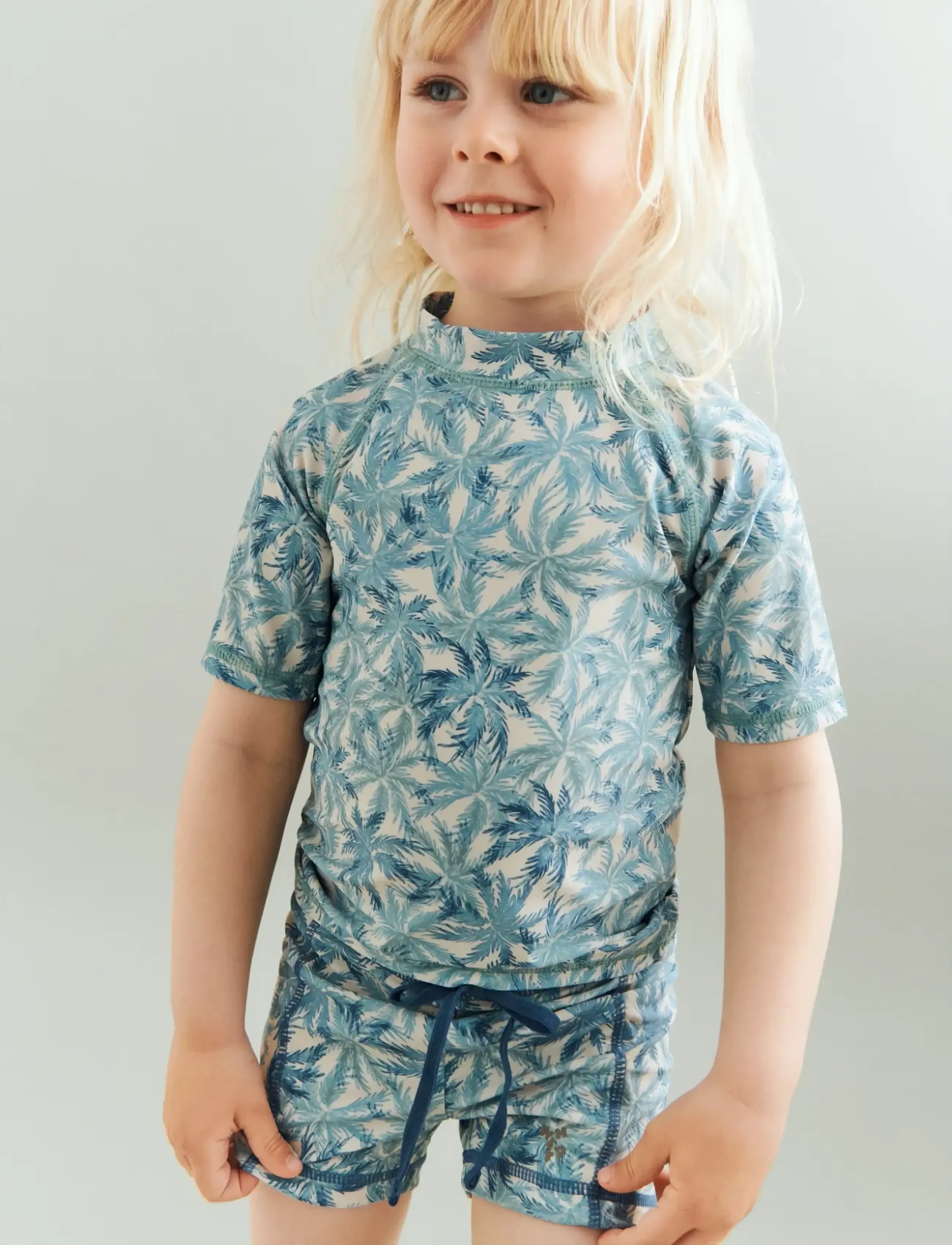Wheat Swim T-Shirt S/S Jackie, Børn, Kortærmet Blomstret Badeshirt, Blå, Str: 104