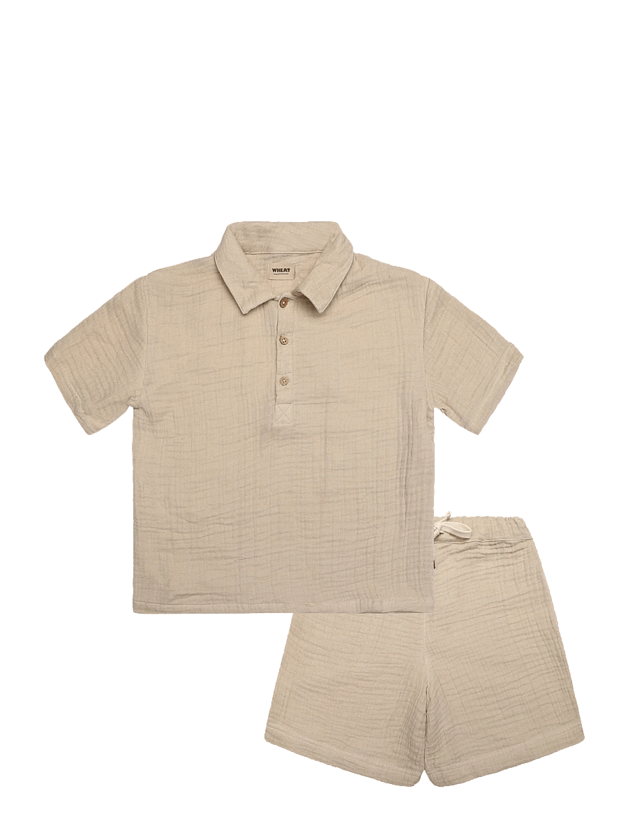 Wheat - Set Shirt S/S & Shorts Svend - set med kortärmad t-shirt - warm sand - 0