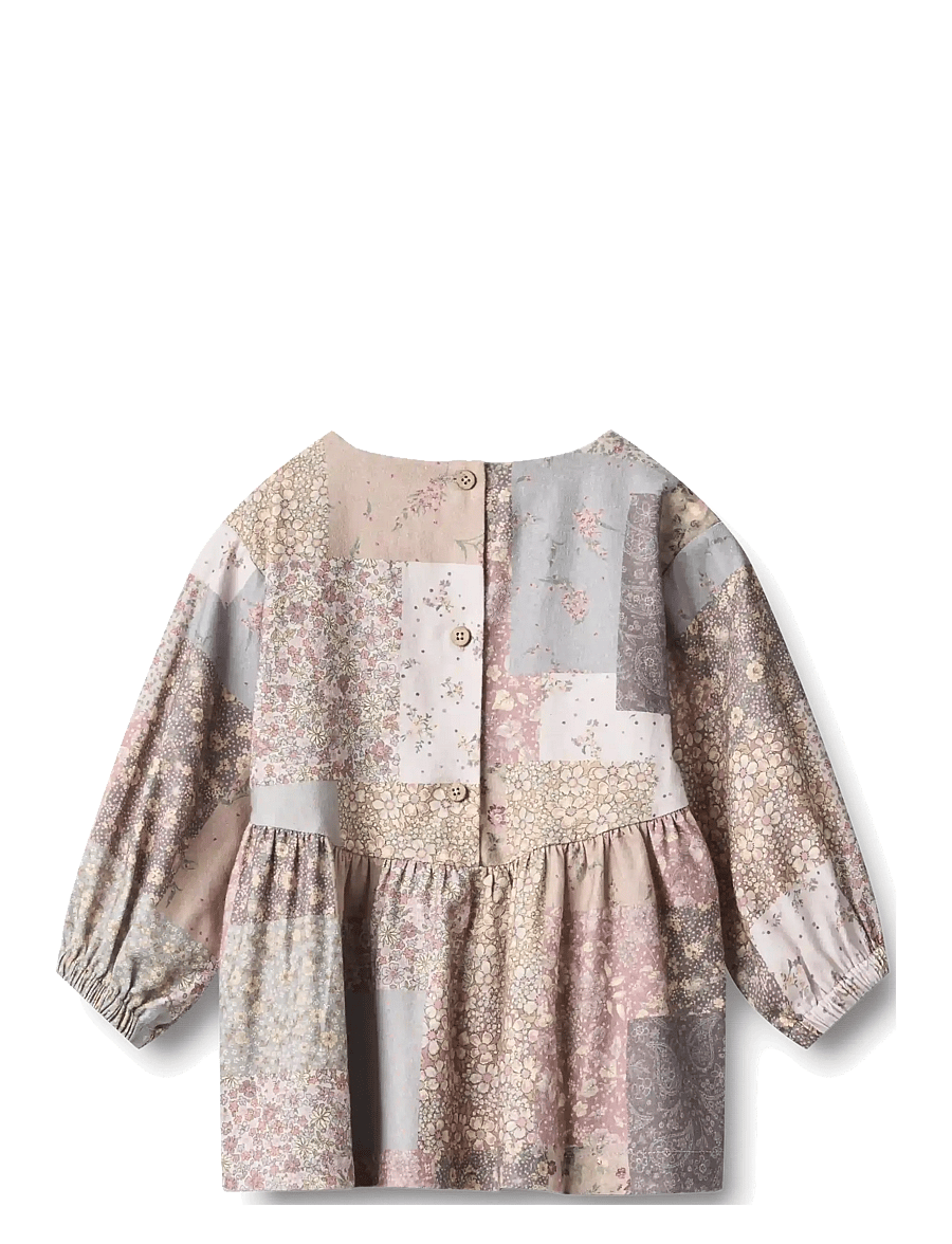 Wheat - Dress L/S Herdis - långärmade babyklänningar - patchwork flowers - 2