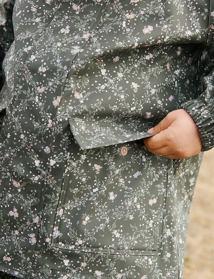 Wheat - Rainwear Ollo Jacket - regnjakker - forest lake checked flowers - 4