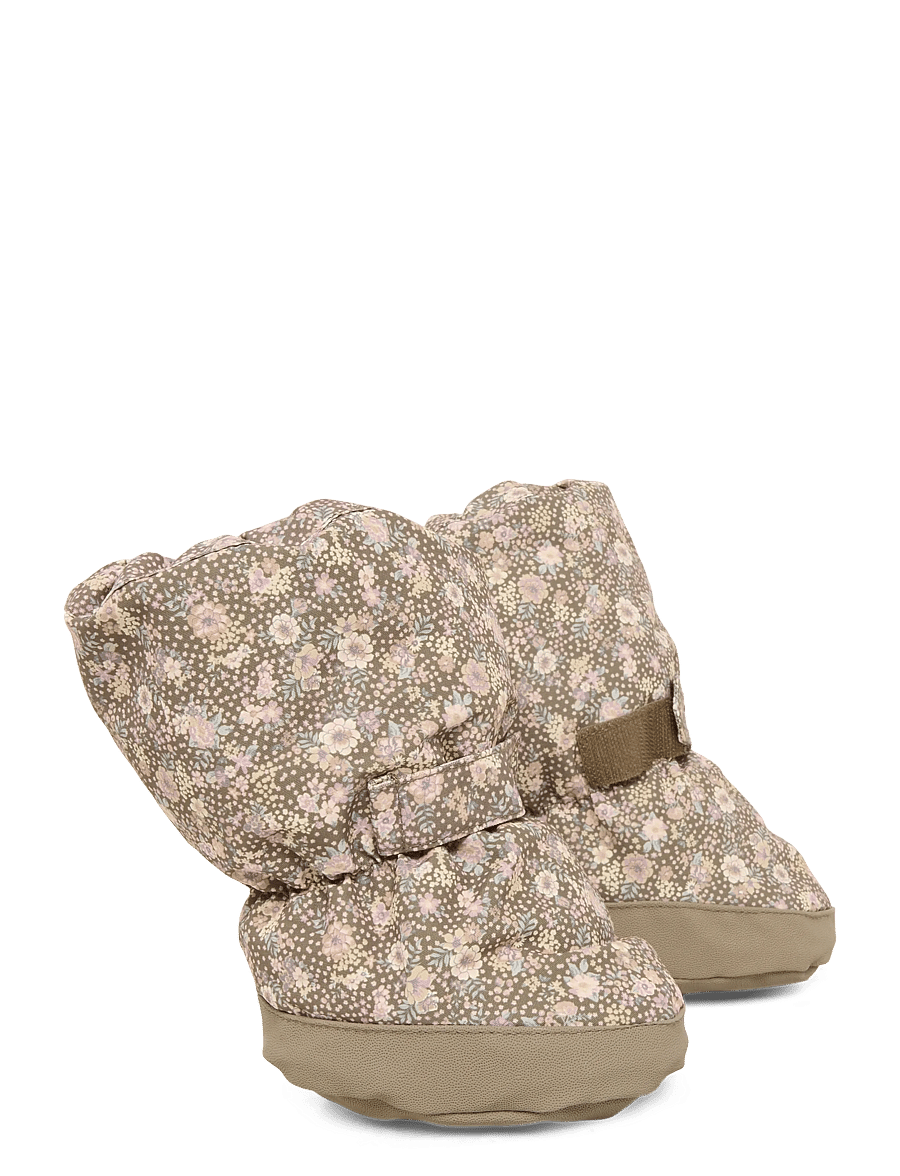 Wheat - Outerwear Booties - baby booties - dry wood snow flowers - 1