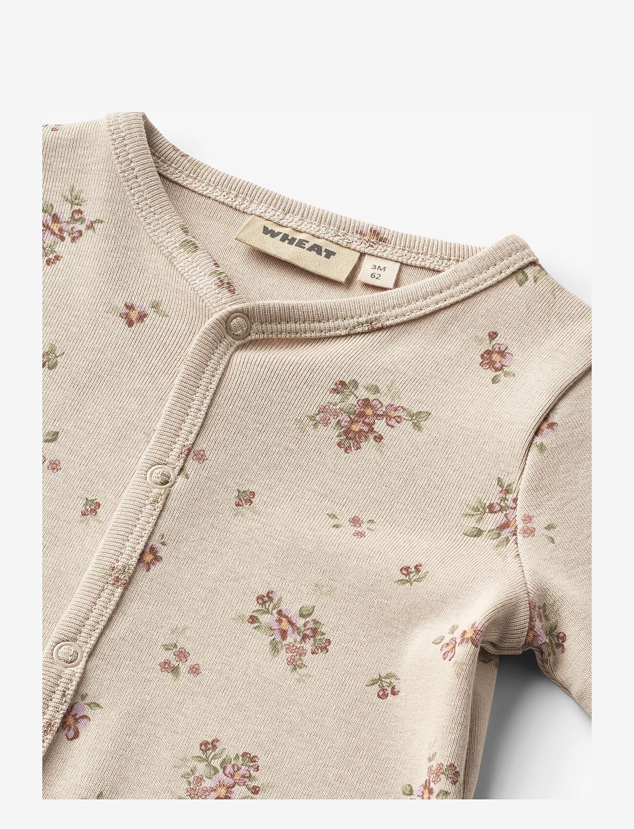 Wheat - Sleepsuit L/S Nikola - pale lilac flowers - 2