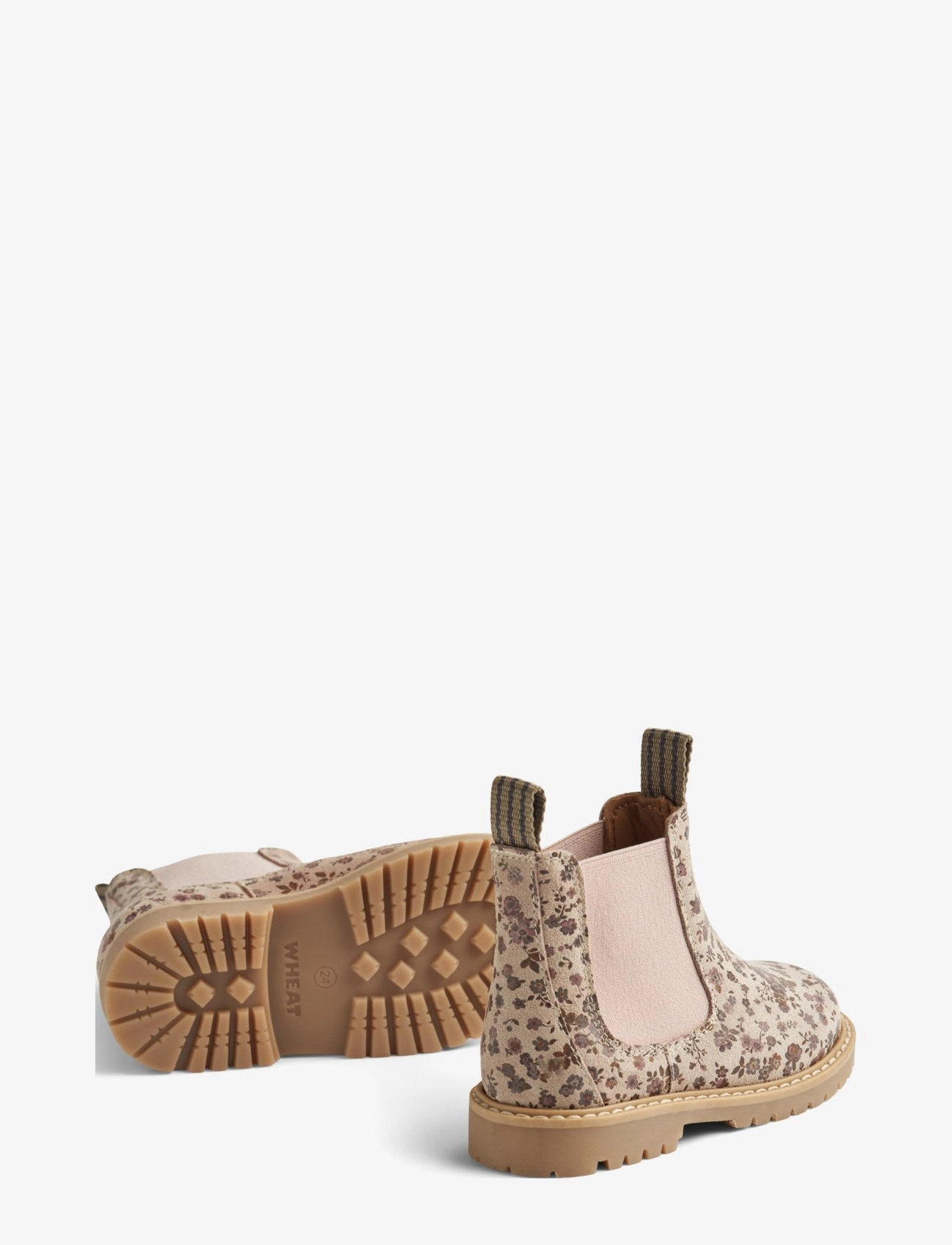 Wheat - Chelsea Caj - rose flowers - 1