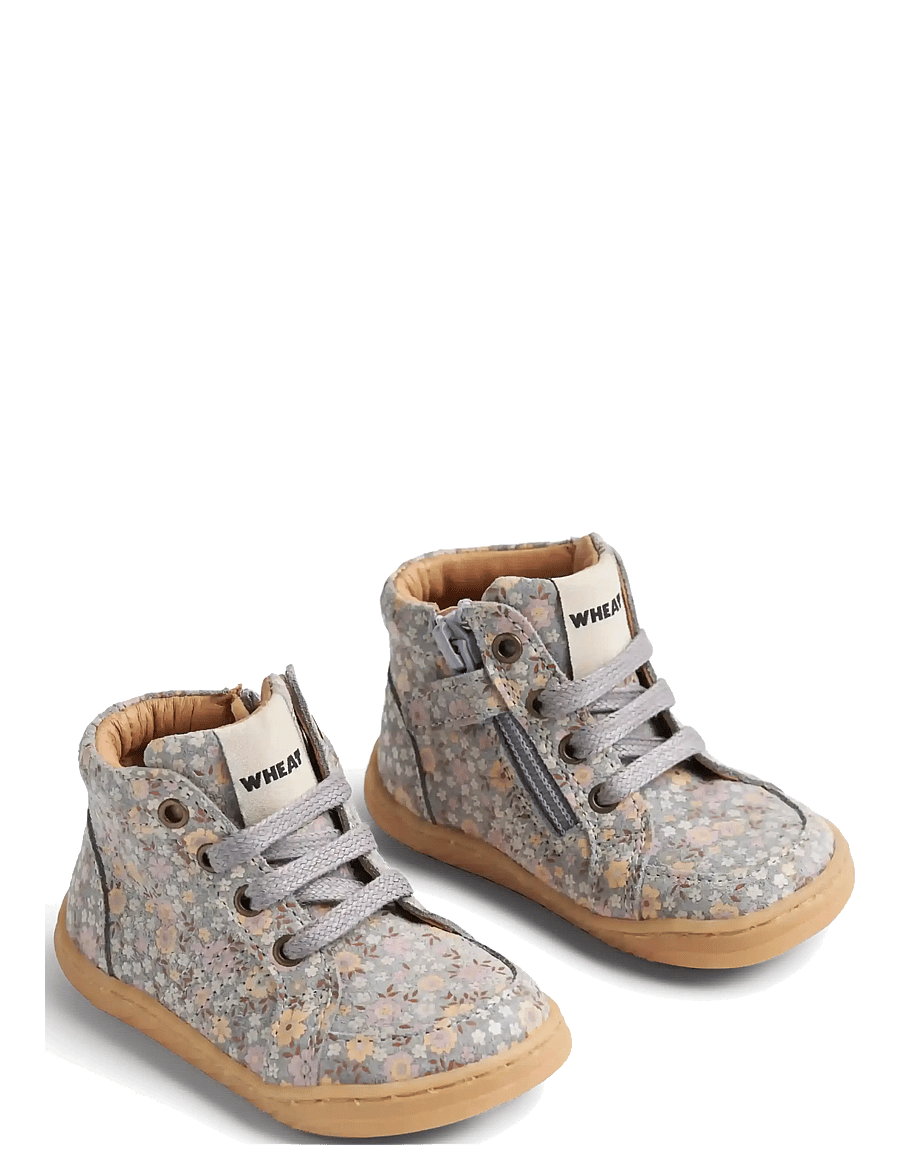 Wheat - Prewalker Malia - slightly blue flowers - 0