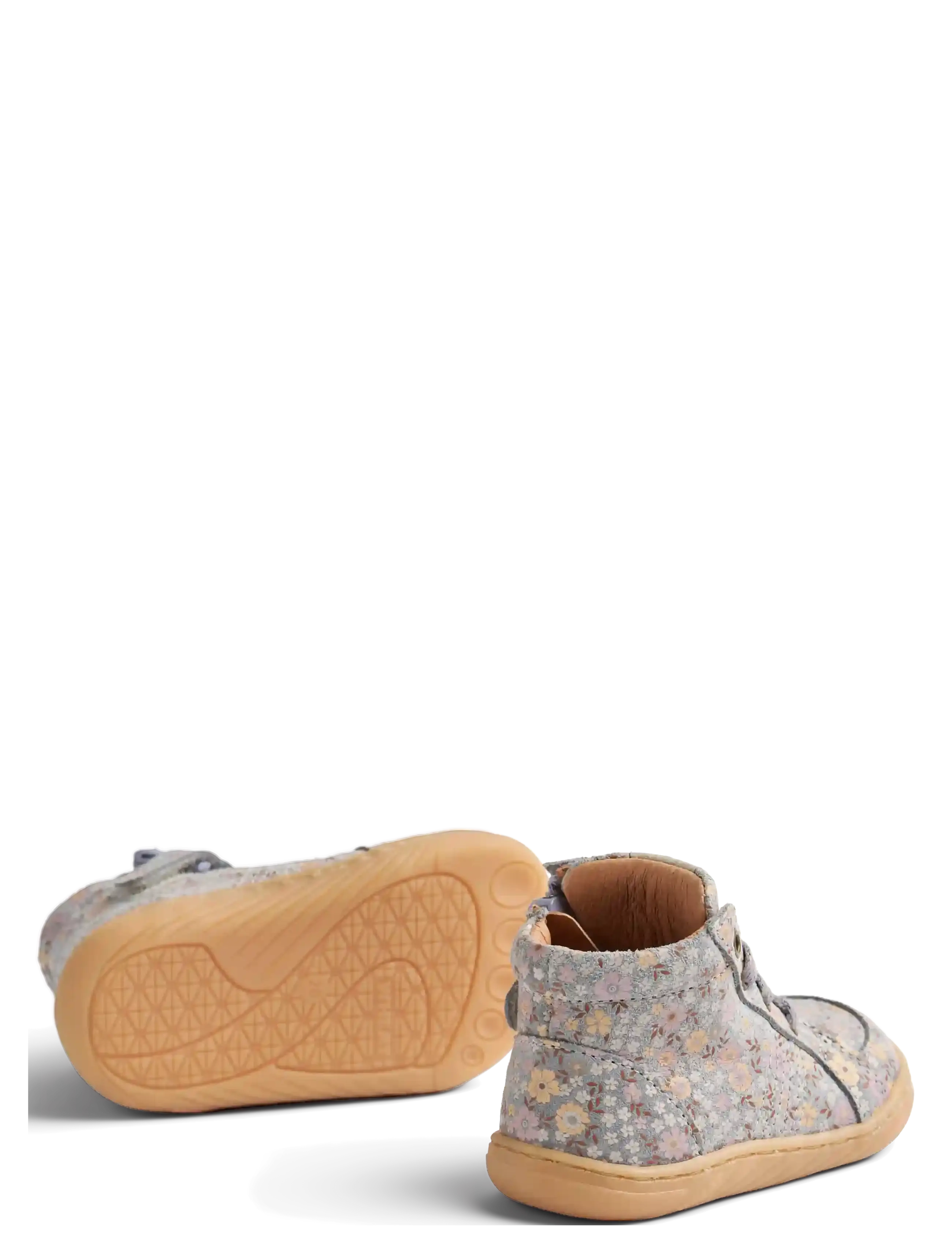 Wheat - Prewalker Malia - slightly blue flowers - 1