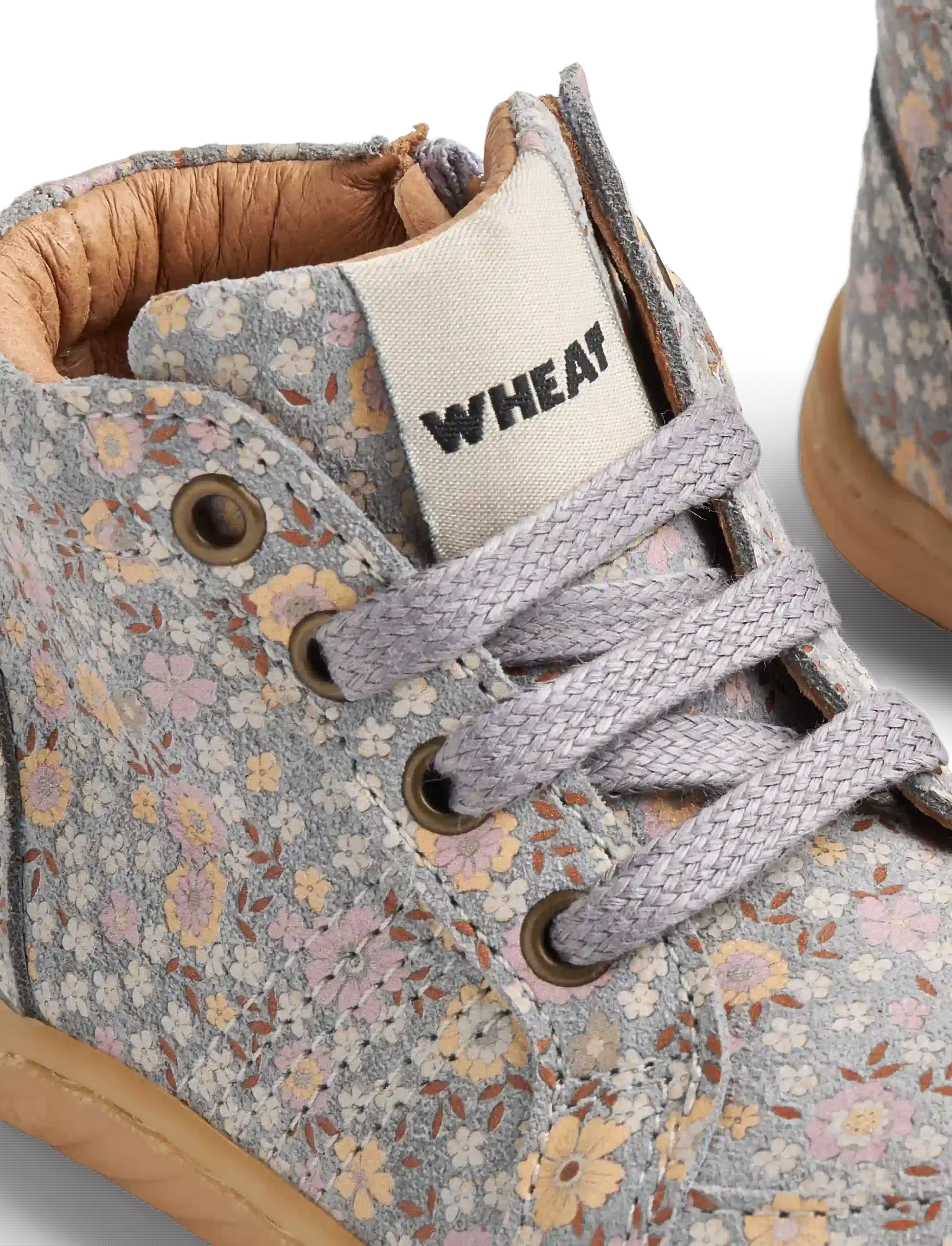 Wheat - Prewalker Malia - slightly blue flowers - 3