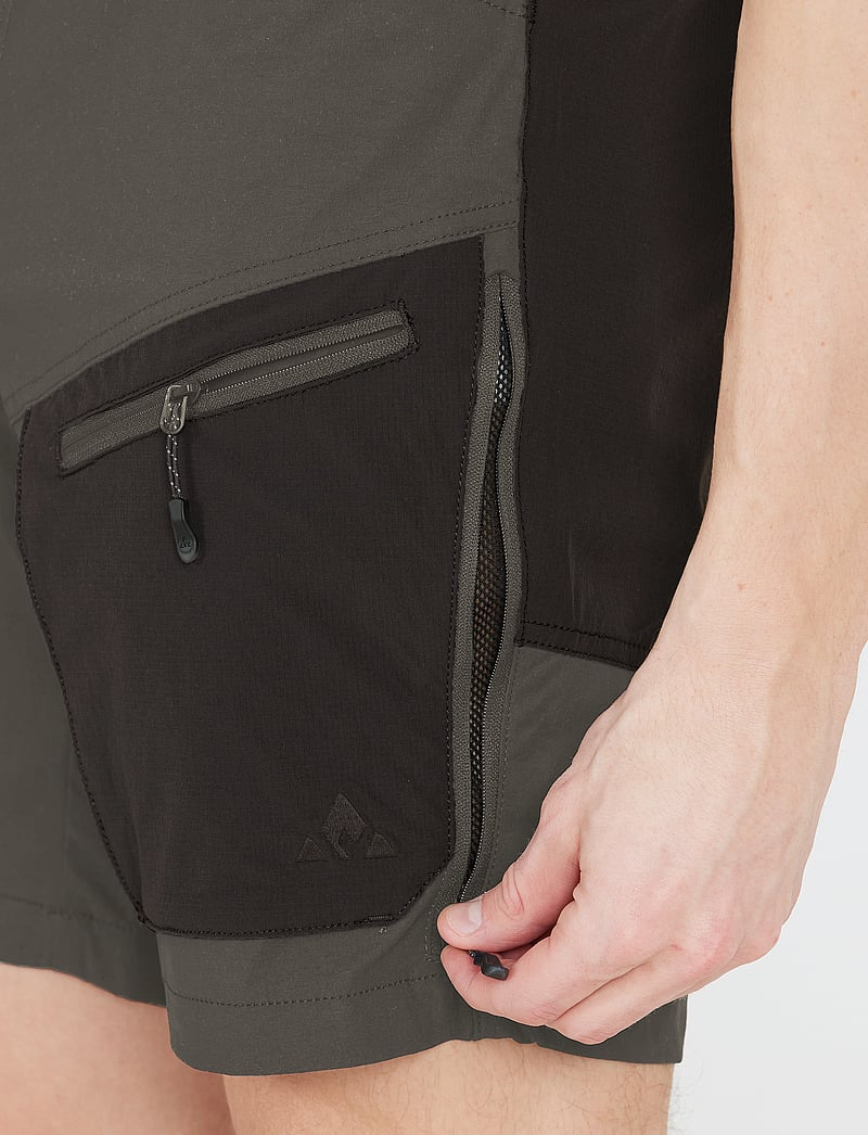 Whistler - Kodiak M Outdoor Shorts - friluftsshorts - black ink - 5