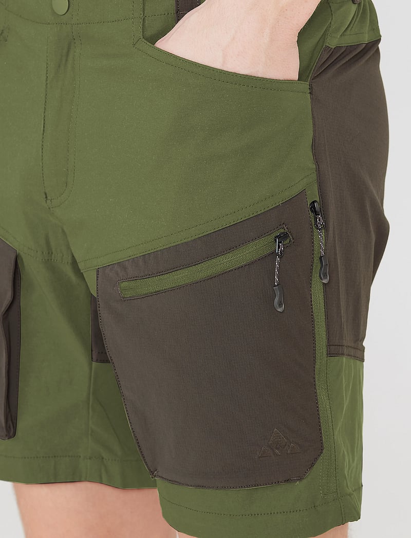 Whistler - Kodiak M Outdoor Shorts - lühikesed vabaõhupüksid - cypress - 4