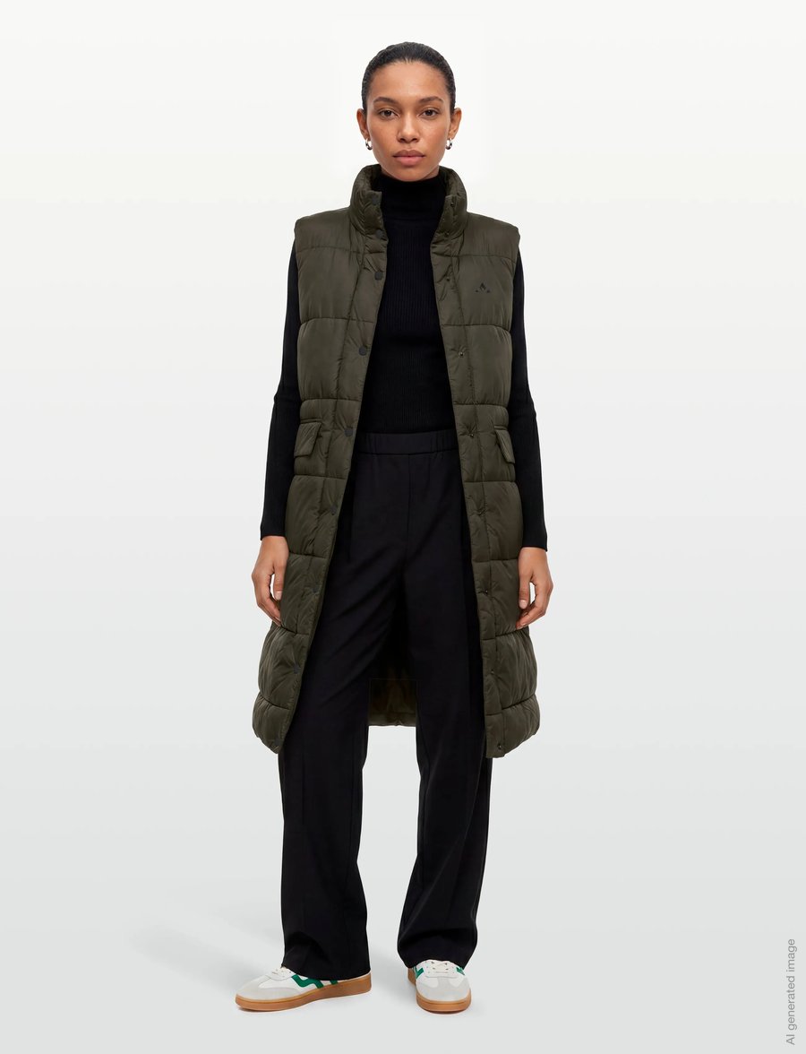 Whistler - Amaretto W Long Puffer Vest - ytterkläder - black ink - 0