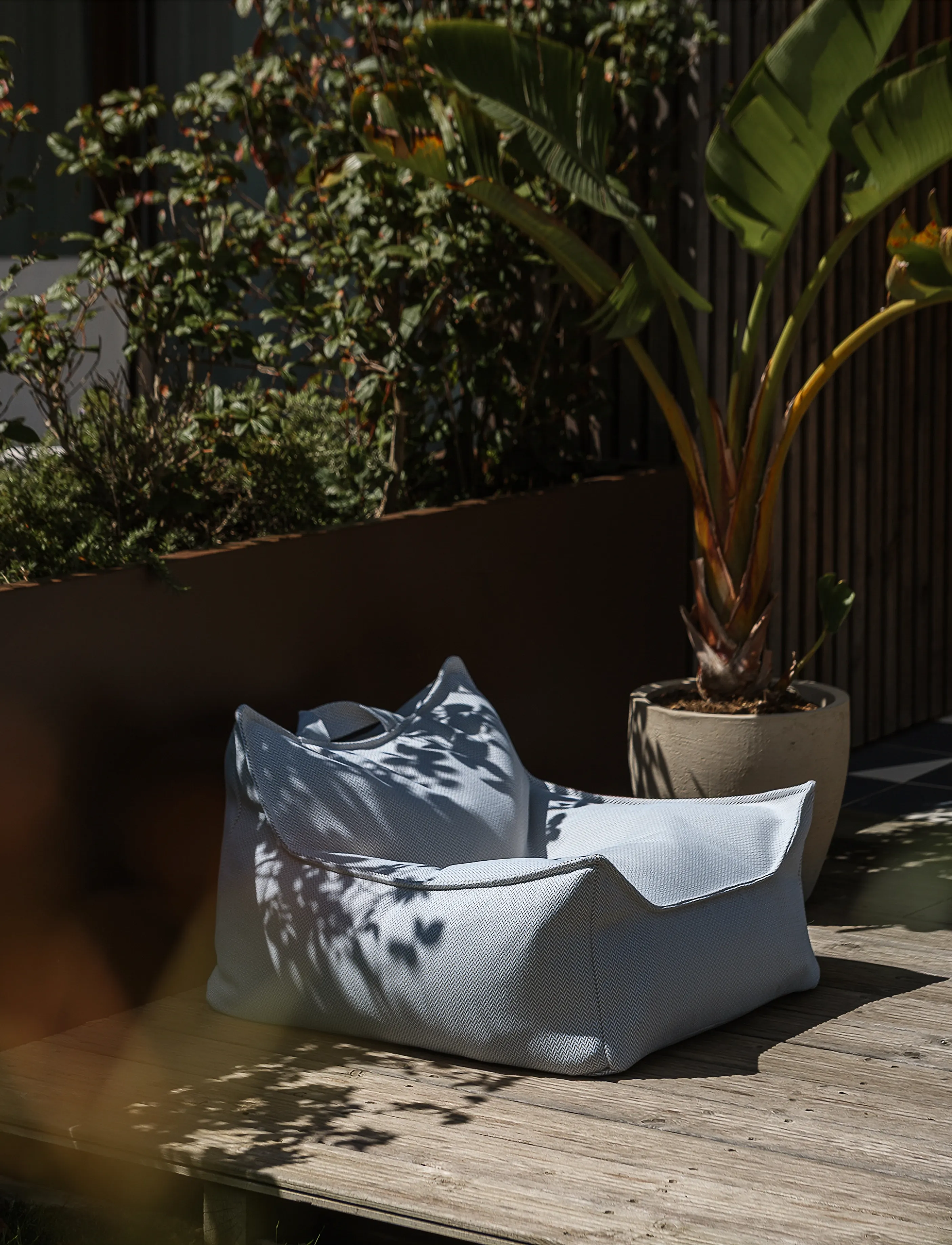 Wigiwama - Herba Outdoor Beanbag Chair - utemöbler - azure - 3