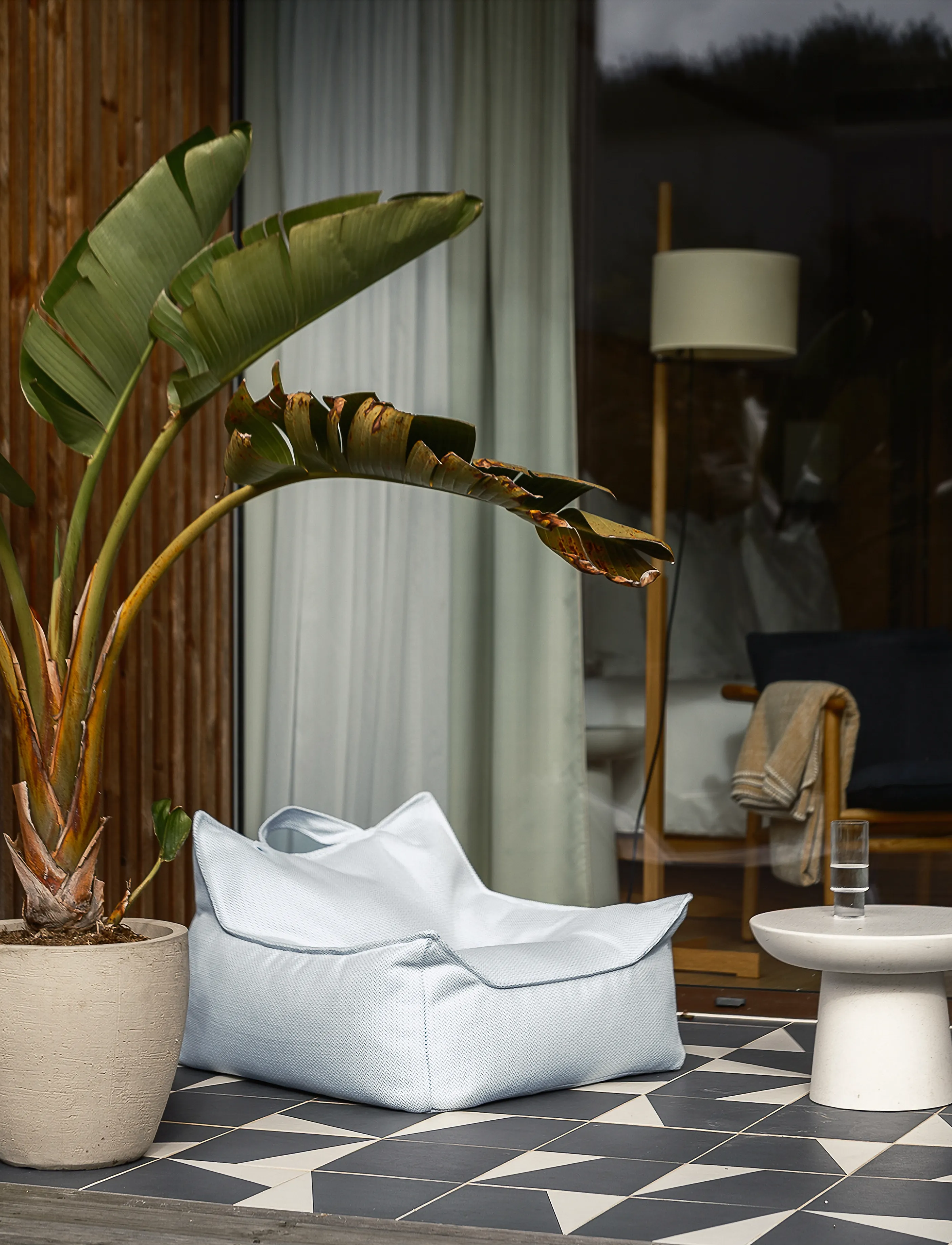 Wigiwama - Herba Outdoor Beanbag Chair - utemöbler - azure - 4