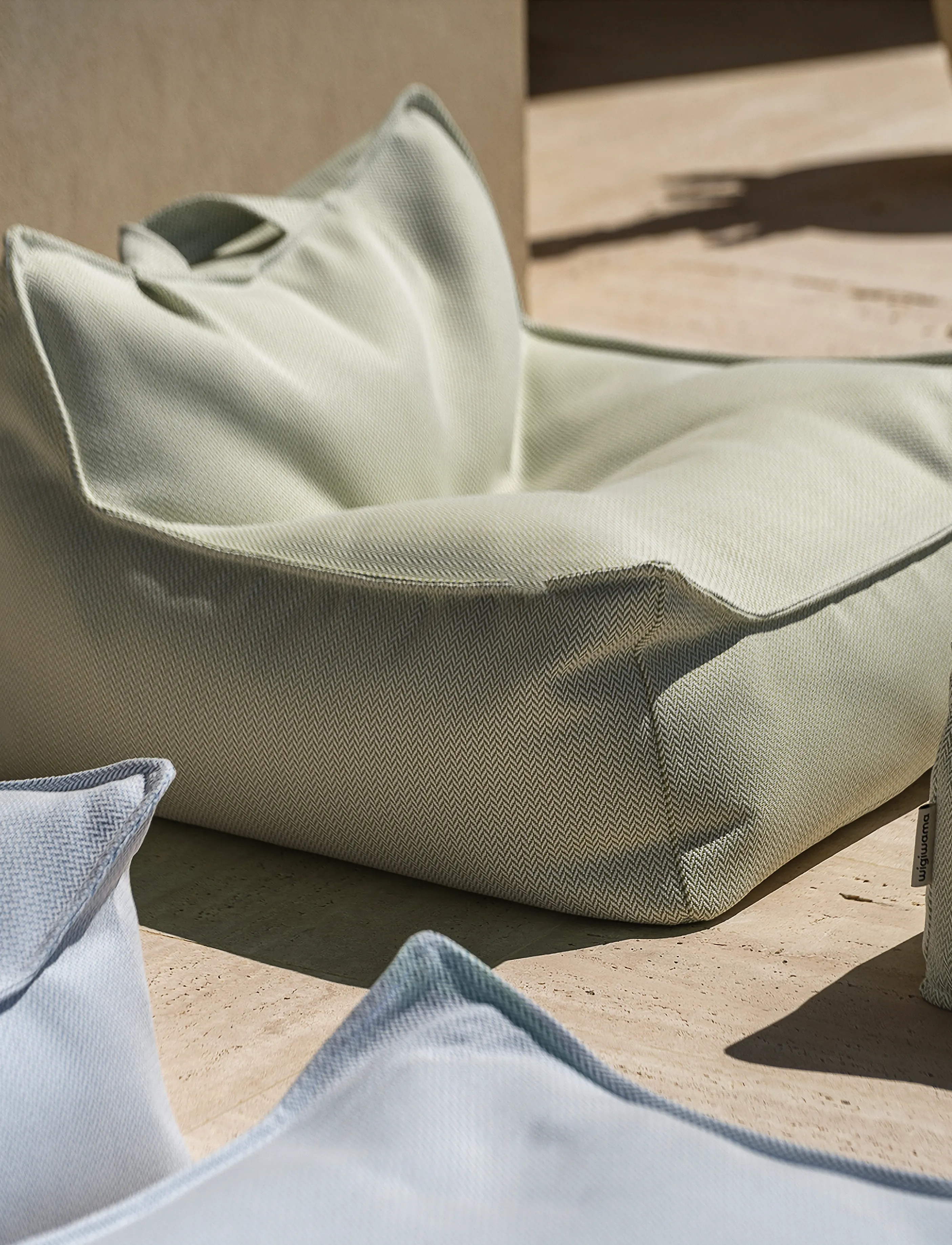 Wigiwama Terra Outdoor Beanbag Chair, 80X 70X 50 cm, Furniture, Grün - Chairs & Stools, Kinder
