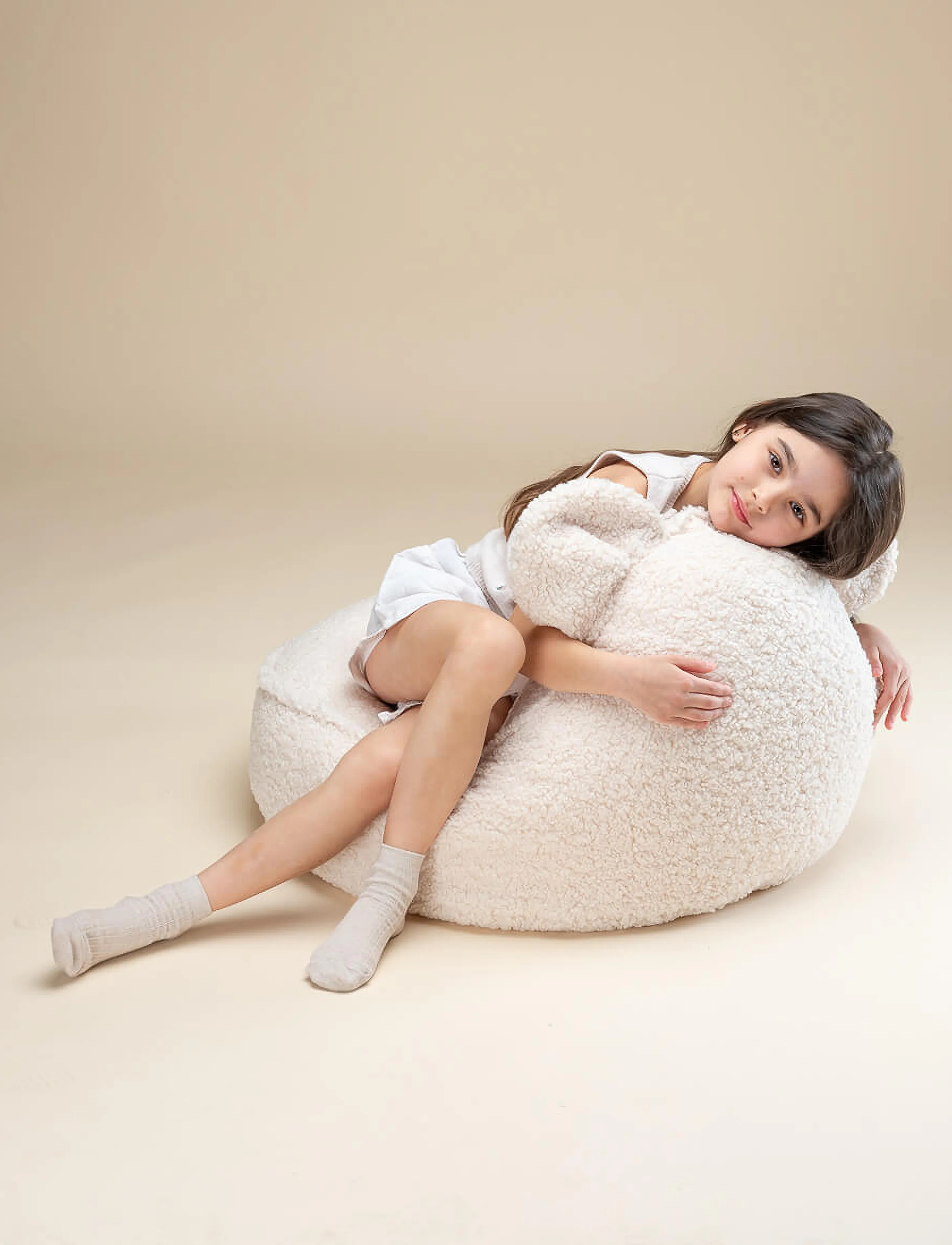 Wigiwama - Bear Beanbag teddy - poufs & lehnstühle - cream white - 5