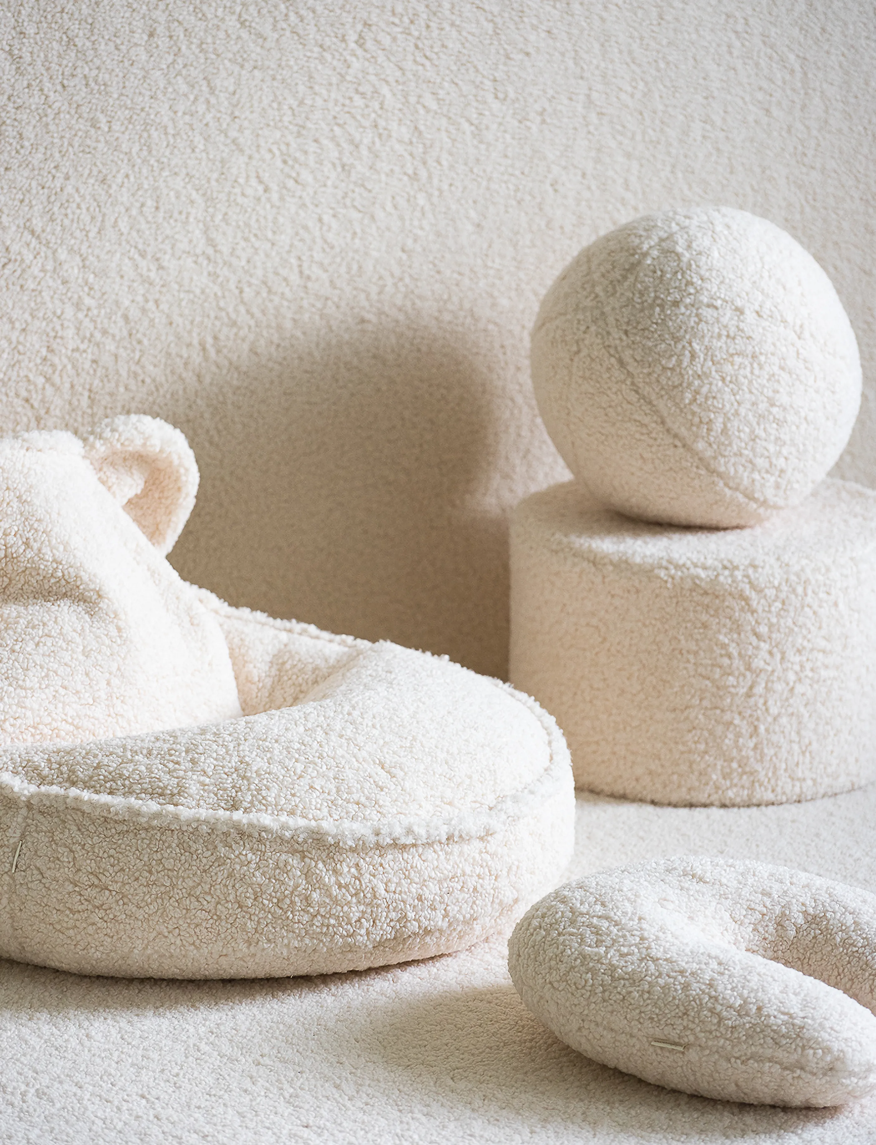 Wigiwama Pouffe Teddy, 39.5X 39.5X 25 cm, Cream, Møbler > Puffer, Børn