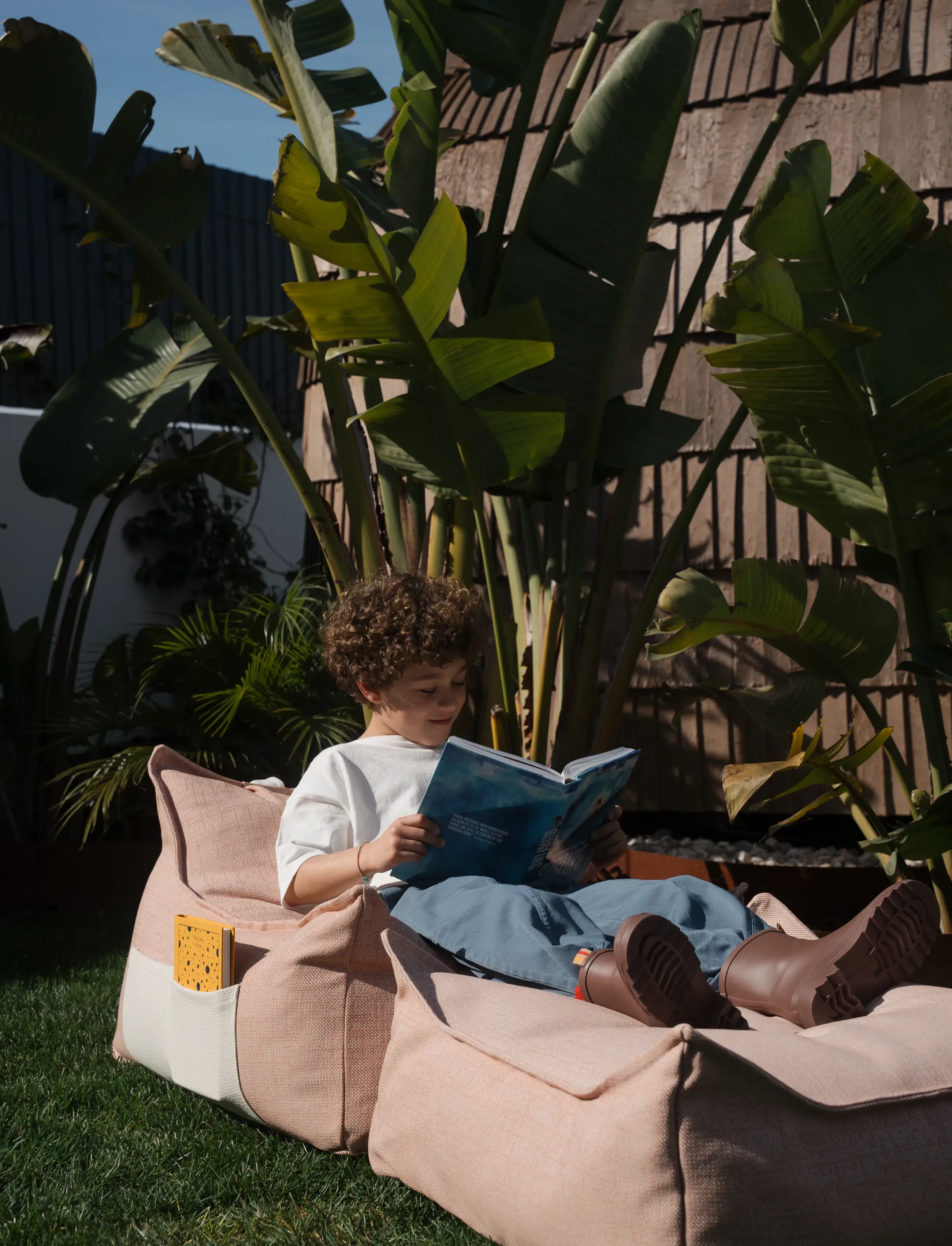 Wigiwama - Seashell Outdoor Square Ottoman - ulkokalusteet - seashell - 4