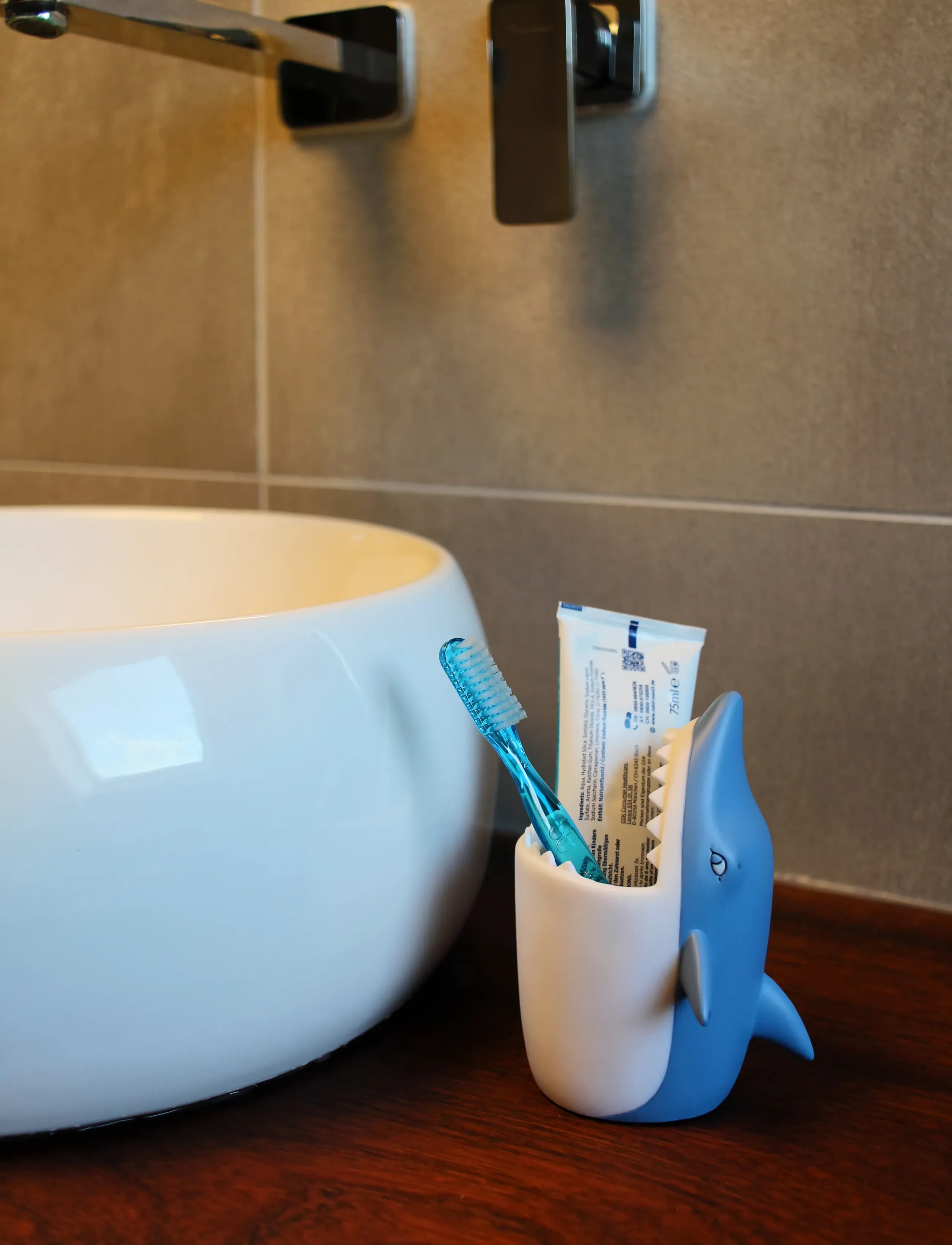 Winkee Tandbørsteholder Toothbrush Holder Shark, H11 cm, Bathroom Interior, Blau - Holder, Homeware
