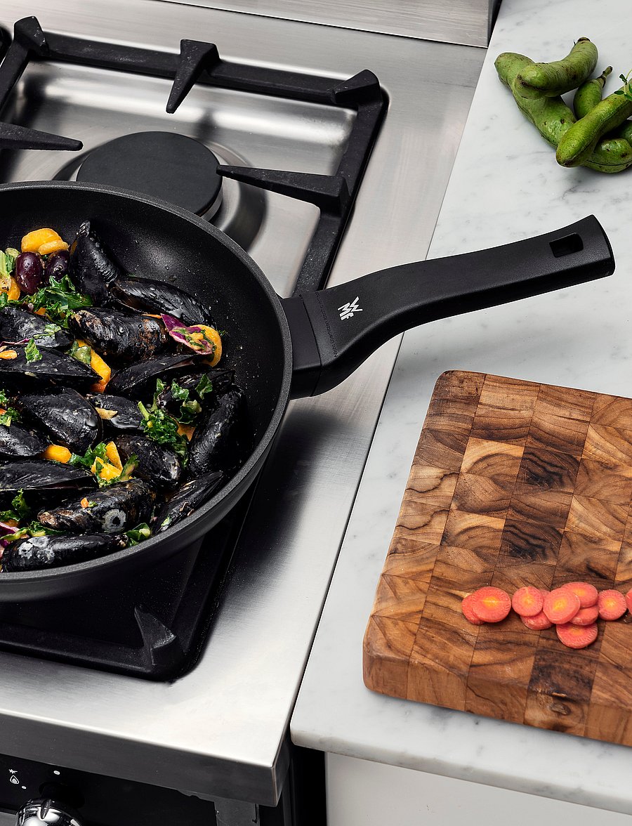 WMF - PermaDur Excellent fry pan - praepannid ja pannid - black - 2