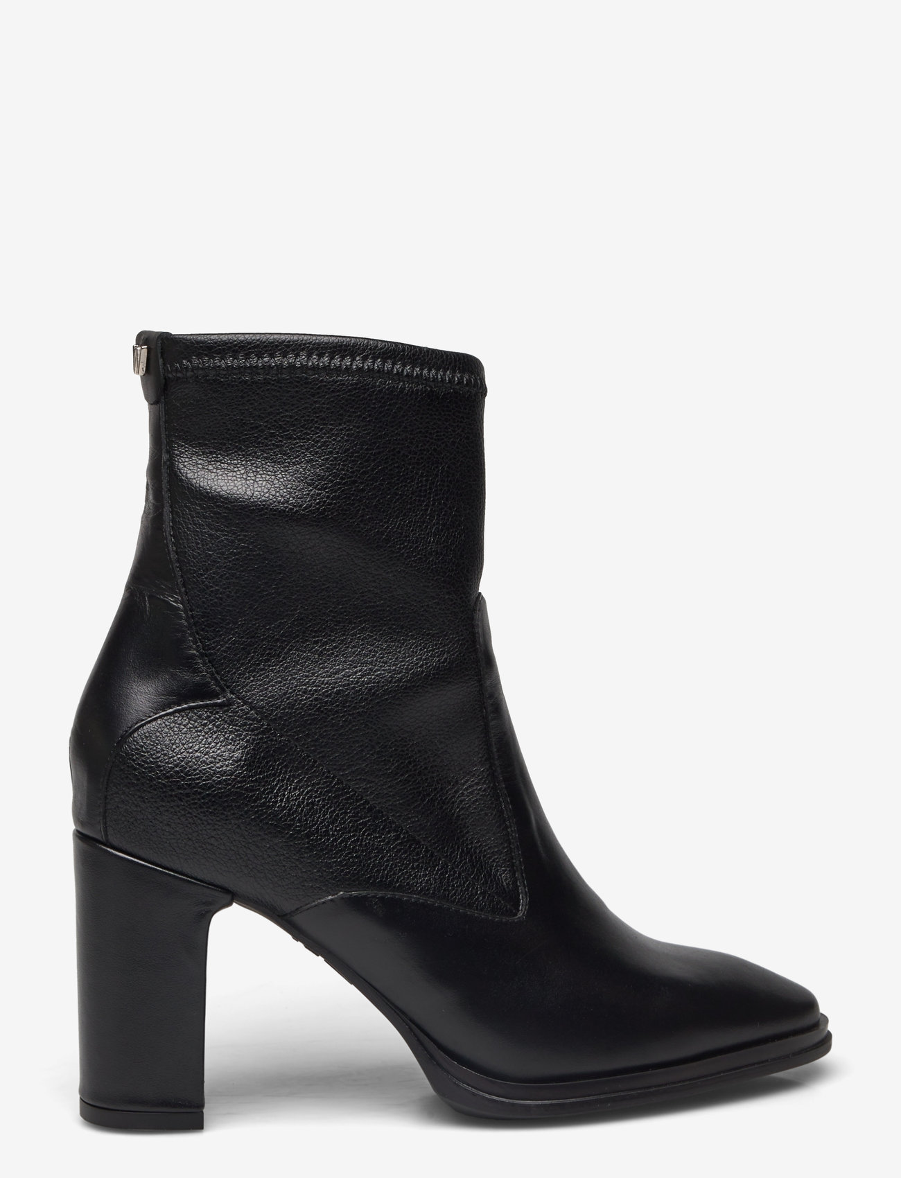 Wonders - ALIVE - isy/juneaunegro - 1