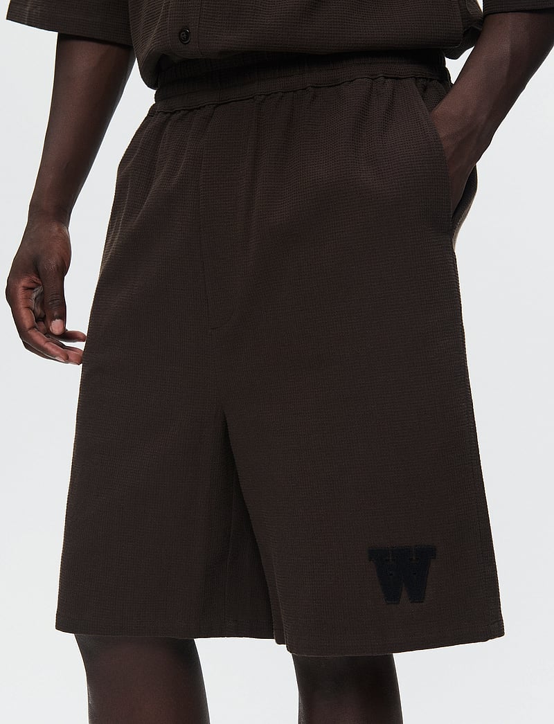 WOOD WOOD - WWRob waffle shorts - sweatshorts - licorice - 5