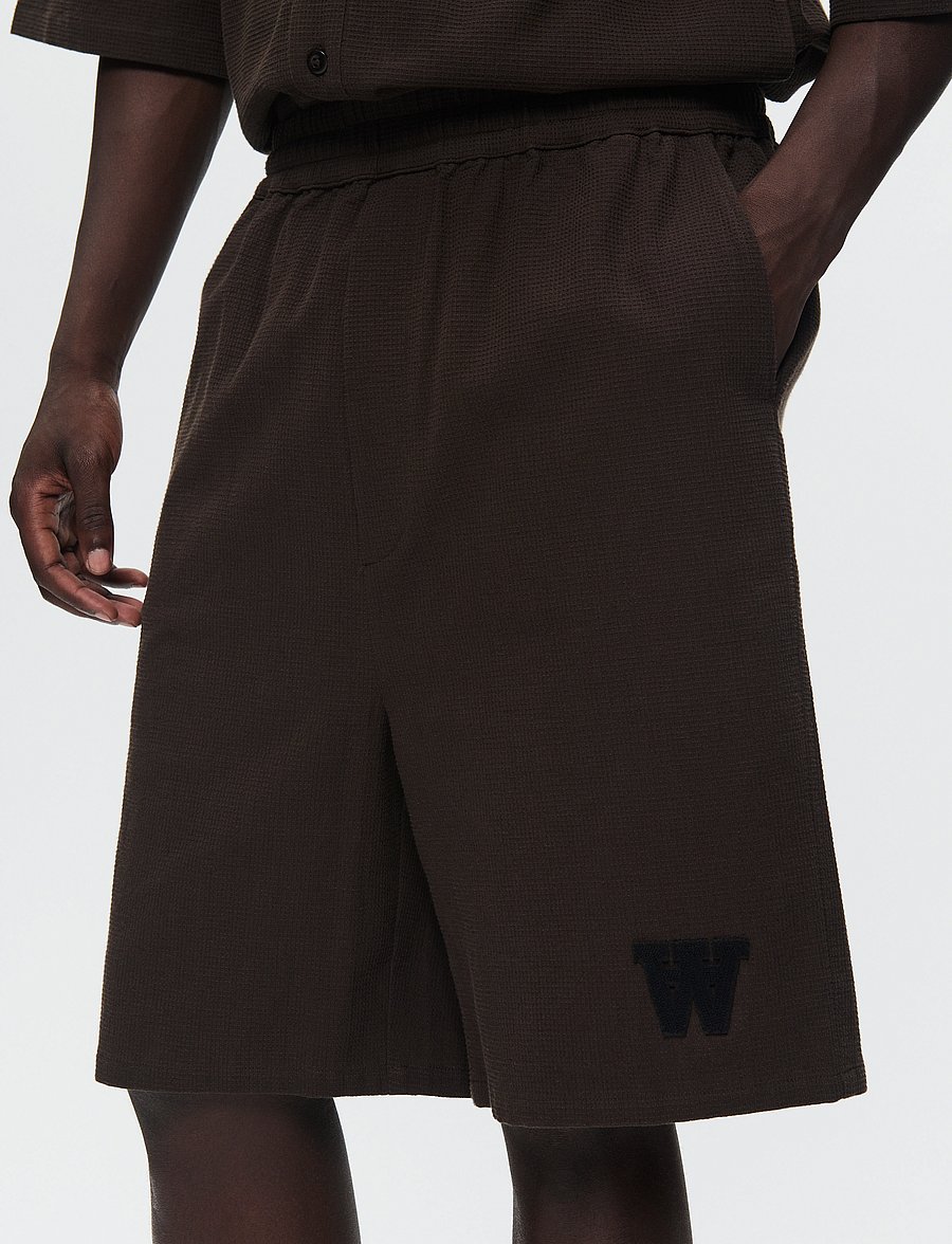 WOOD WOOD - WWRob waffle shorts - lühikesed dressipüksid - licorice - 5