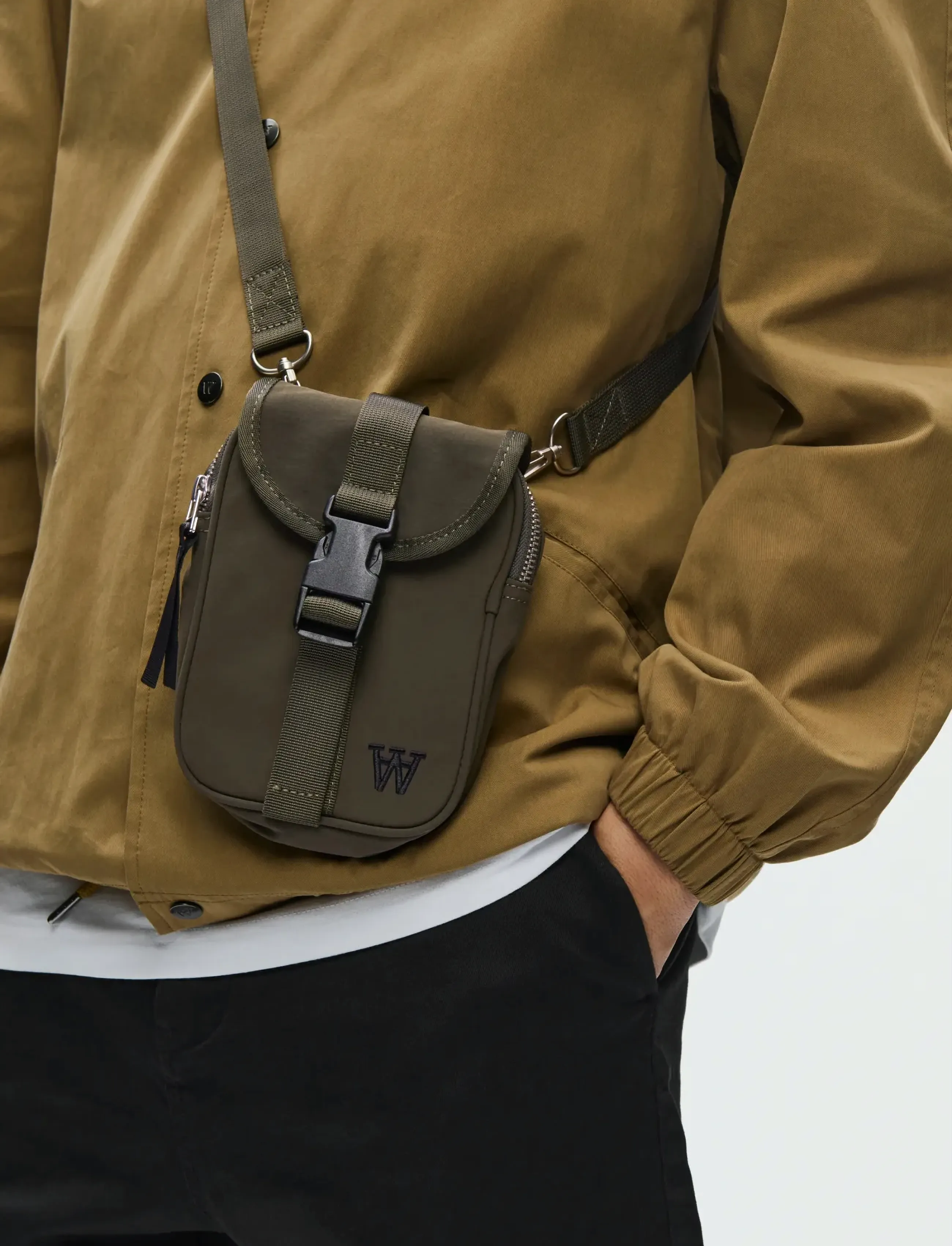 WOOD WOOD WWRalf shoulder pouch 25346 - Bags - GRAPE LEAF / khaki/green