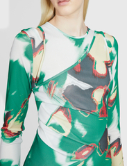 Wood Wood - Erica print wrap dress - omlottklänning - bright green - 5