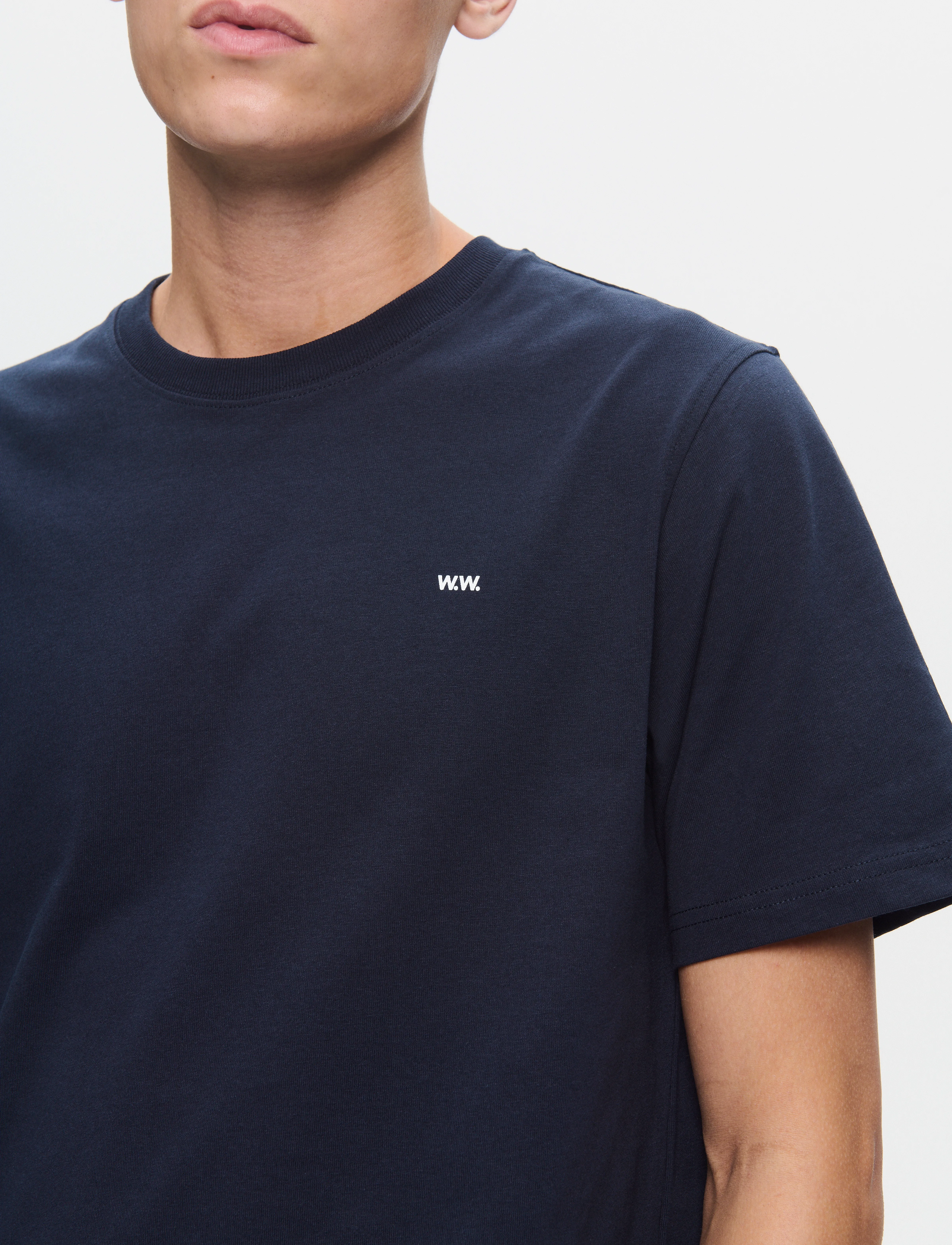 WOOD WOOD - WWEssential Sami Tshirt - kortærmede t-shirts - dark navy - 4