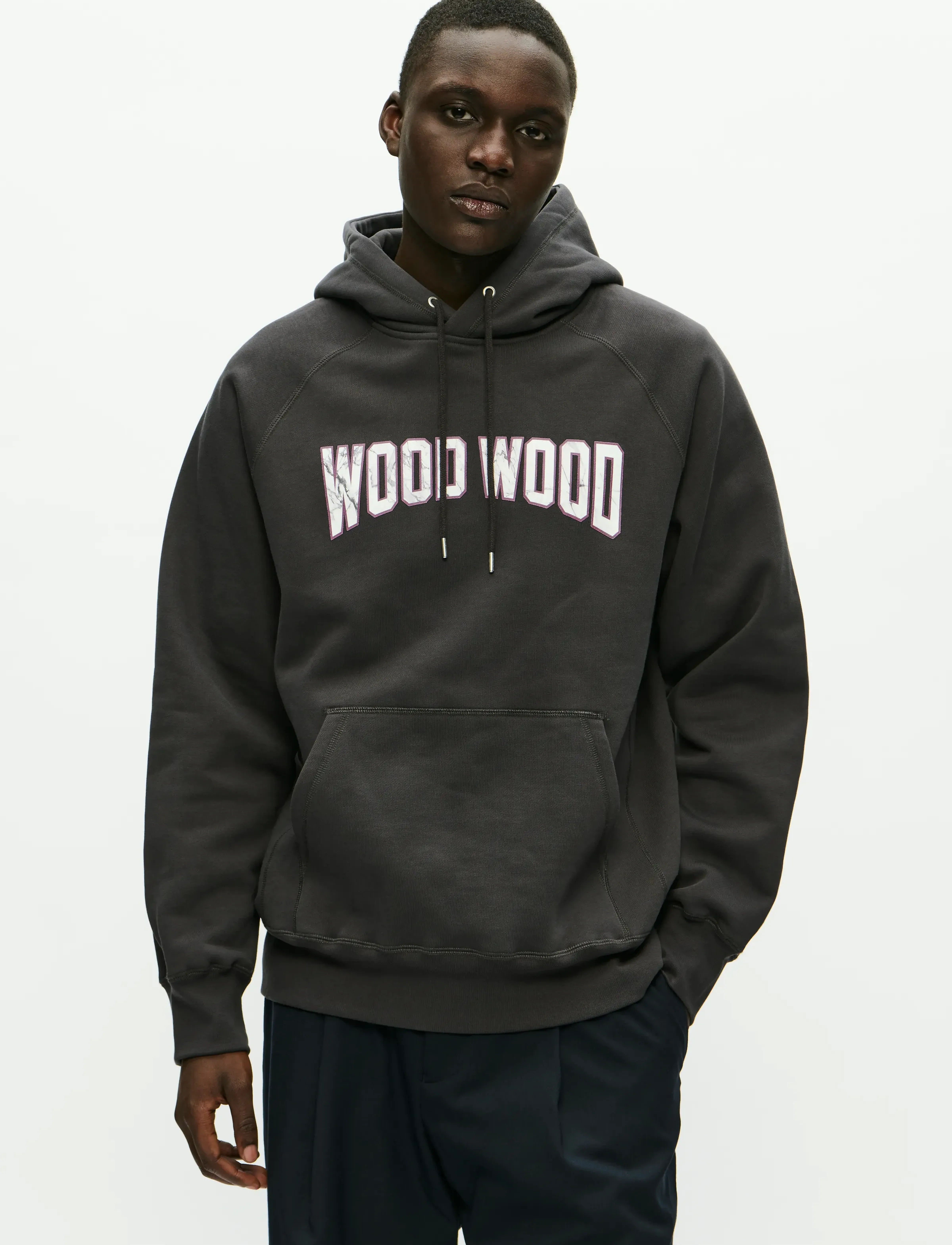 WOOD WOOD - WWFred Arch - kapuutsiga dressipluusid - licorice - 1