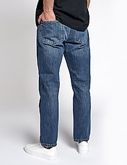 Woodbird - Doc Blue Vintage Jeans - regular piegriezuma džinsa bikses - blue vintage - 3