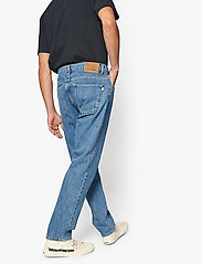 Woodbird - Doc Stone Blue Jeans - regular jeans - 90s blue - 4