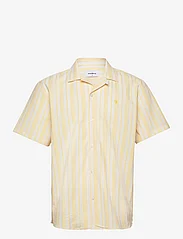 Woodbird - Hale Yello Shirt - kortærmede skjorter - white-yellow - 0