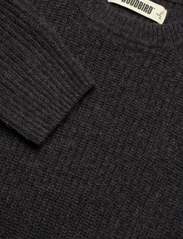 Woodbird - WBKurt Coin Knit - knitted round necks - black melange - 2