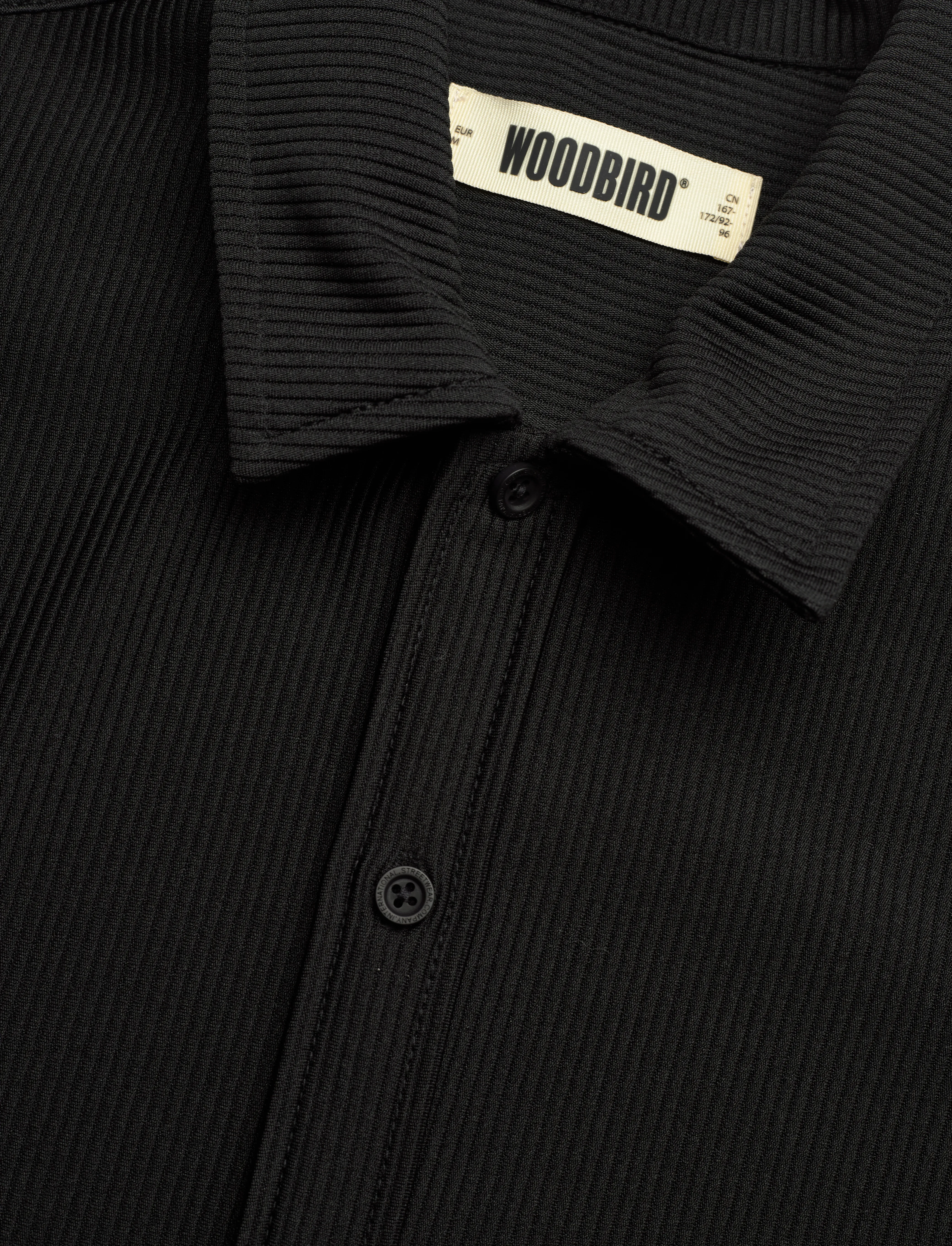 Woodbird - WBBanks Plisse Shirt - marškiniai trumpomis rankovėmis - black - 4
