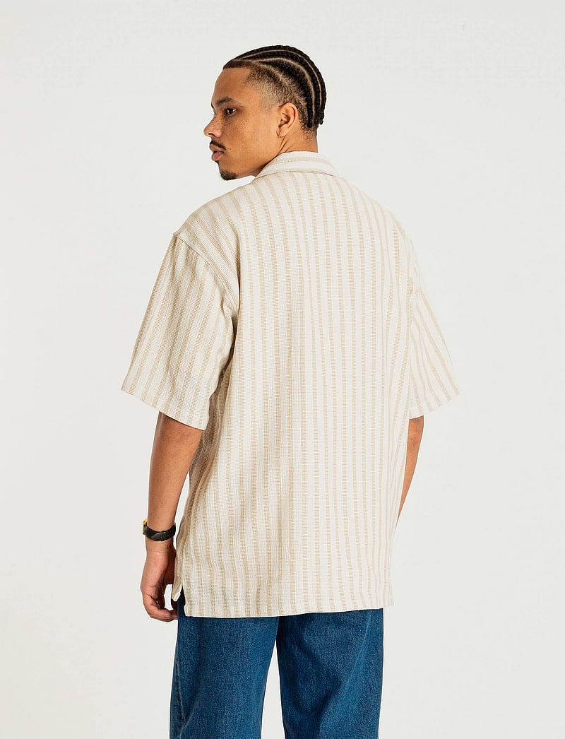 Woodbird - WBBanks Weeve Shirt - kurzarmhemden - sand - 4