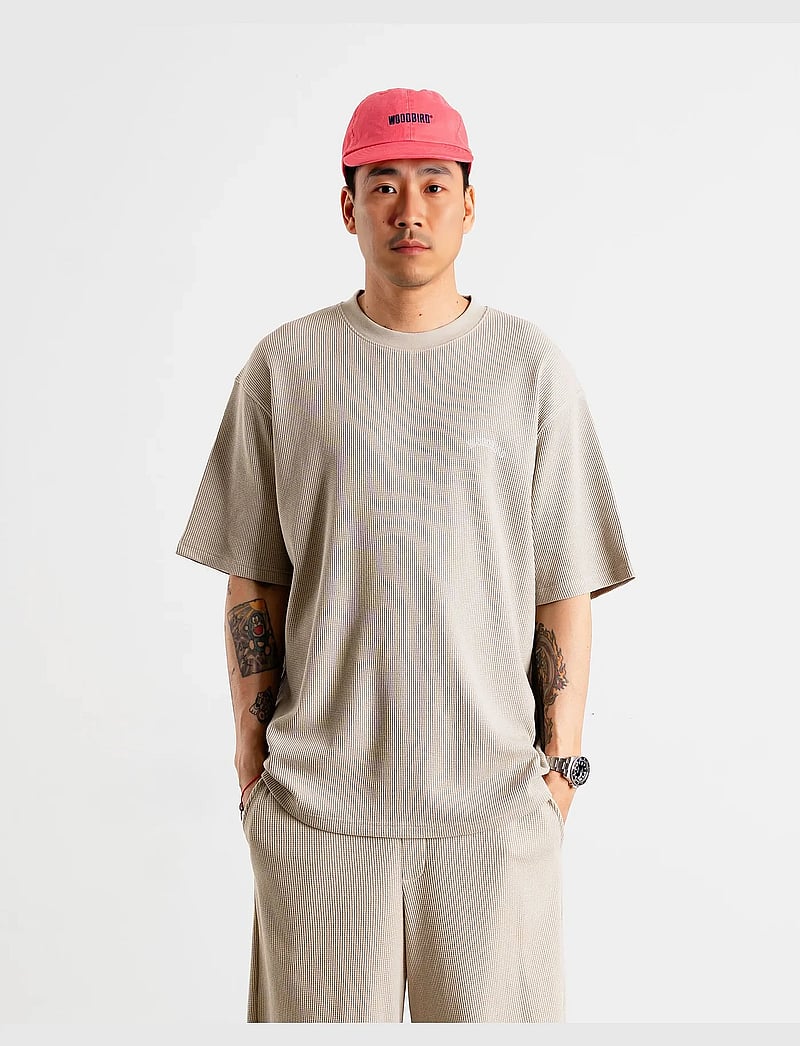 Woodbird - WBBaine Waffel Tee - kortärmade t-shirts - taupe brown - 0